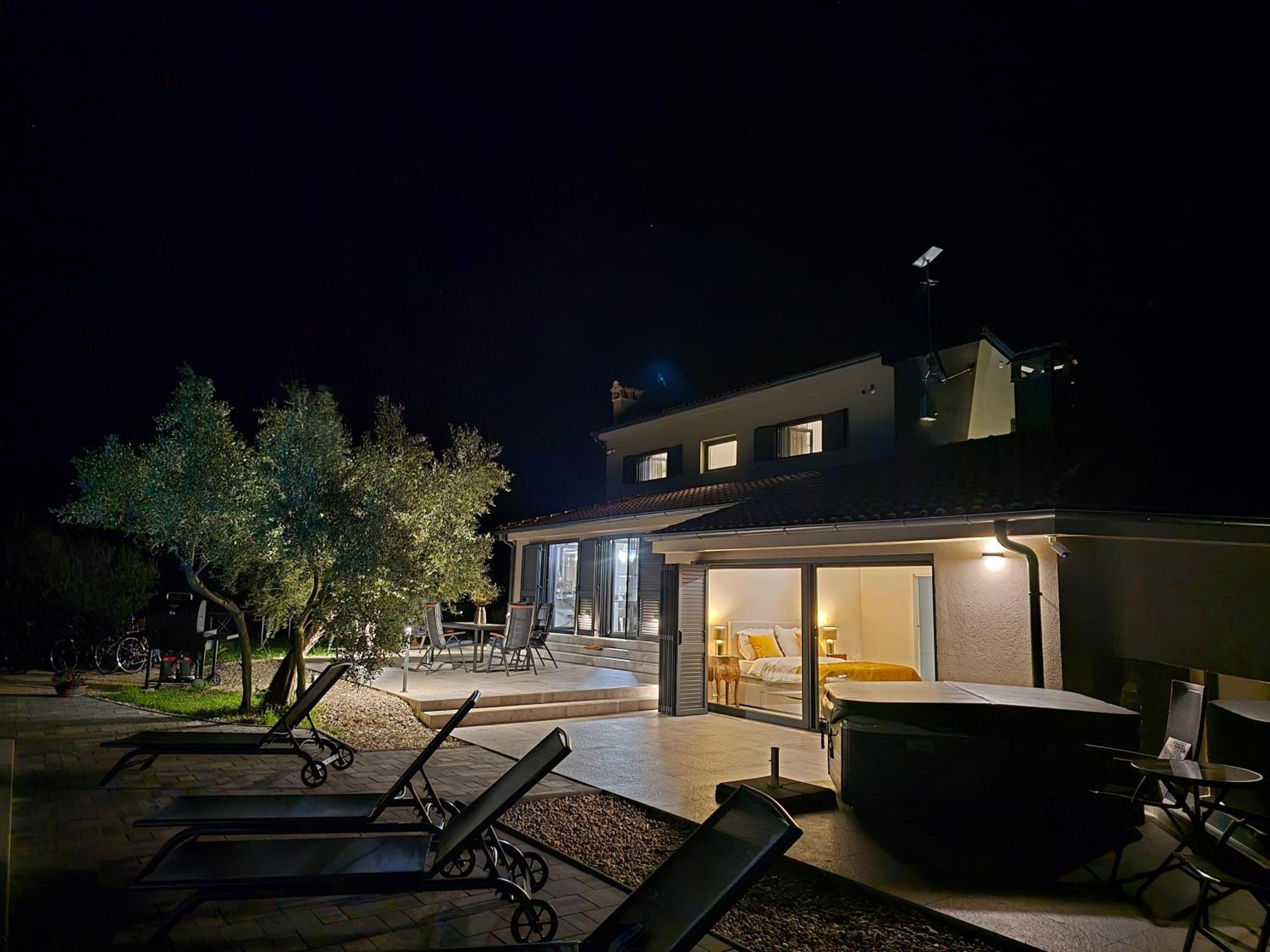 Olive Garden Paradise with heated Swimming Pool photo 4