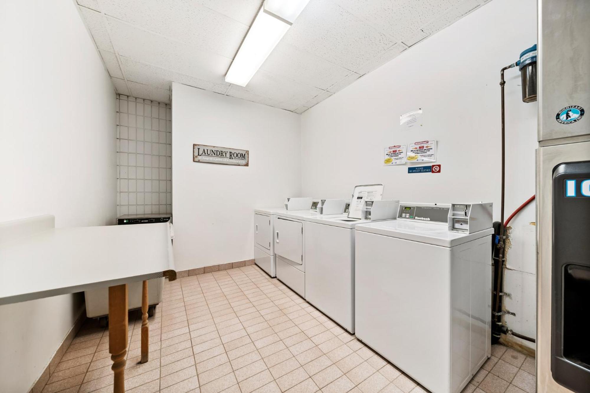 Edson Vacations - Guest House Inn Suites - Property Image 19
