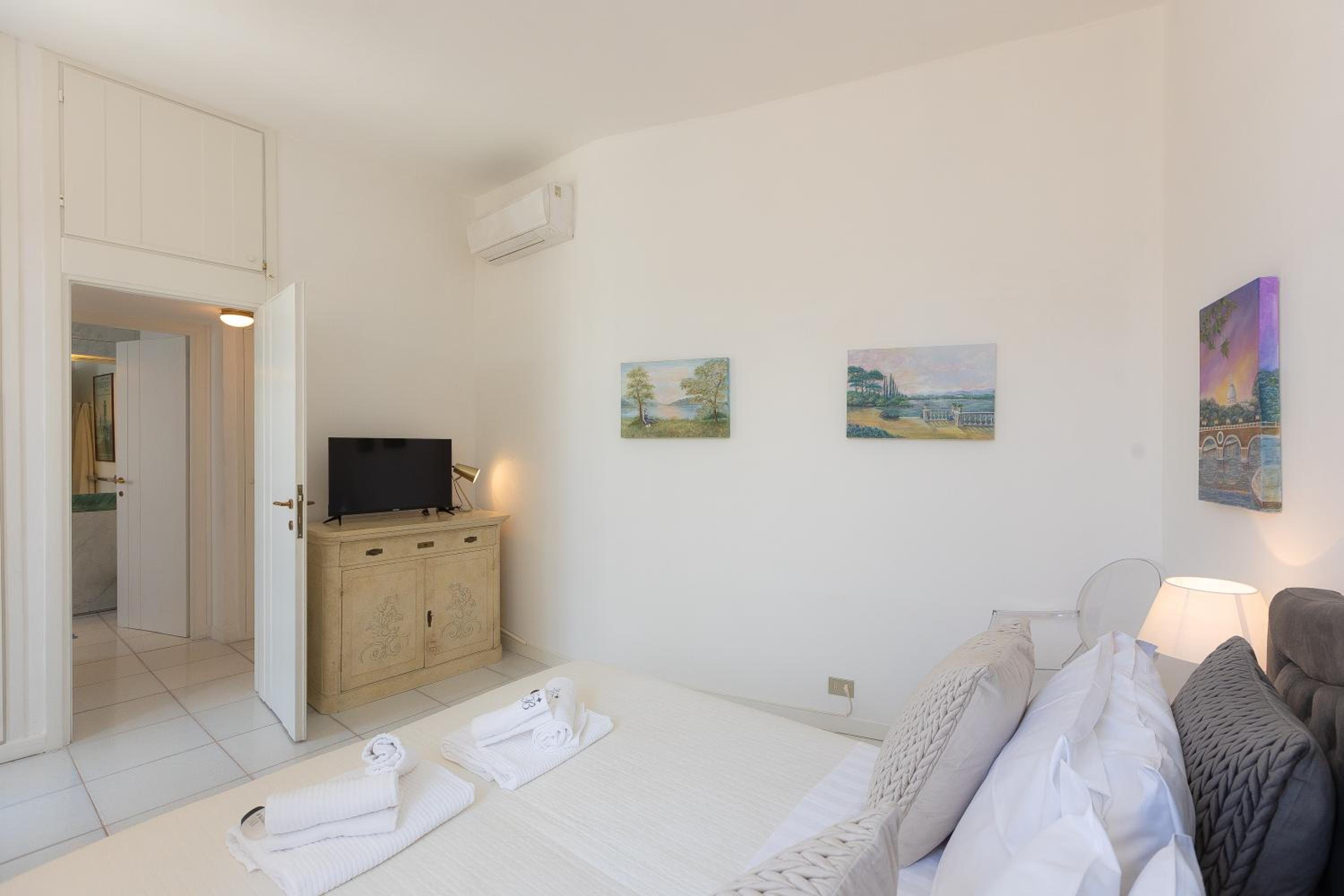Tre Lune Penthouse by Rental in Roma