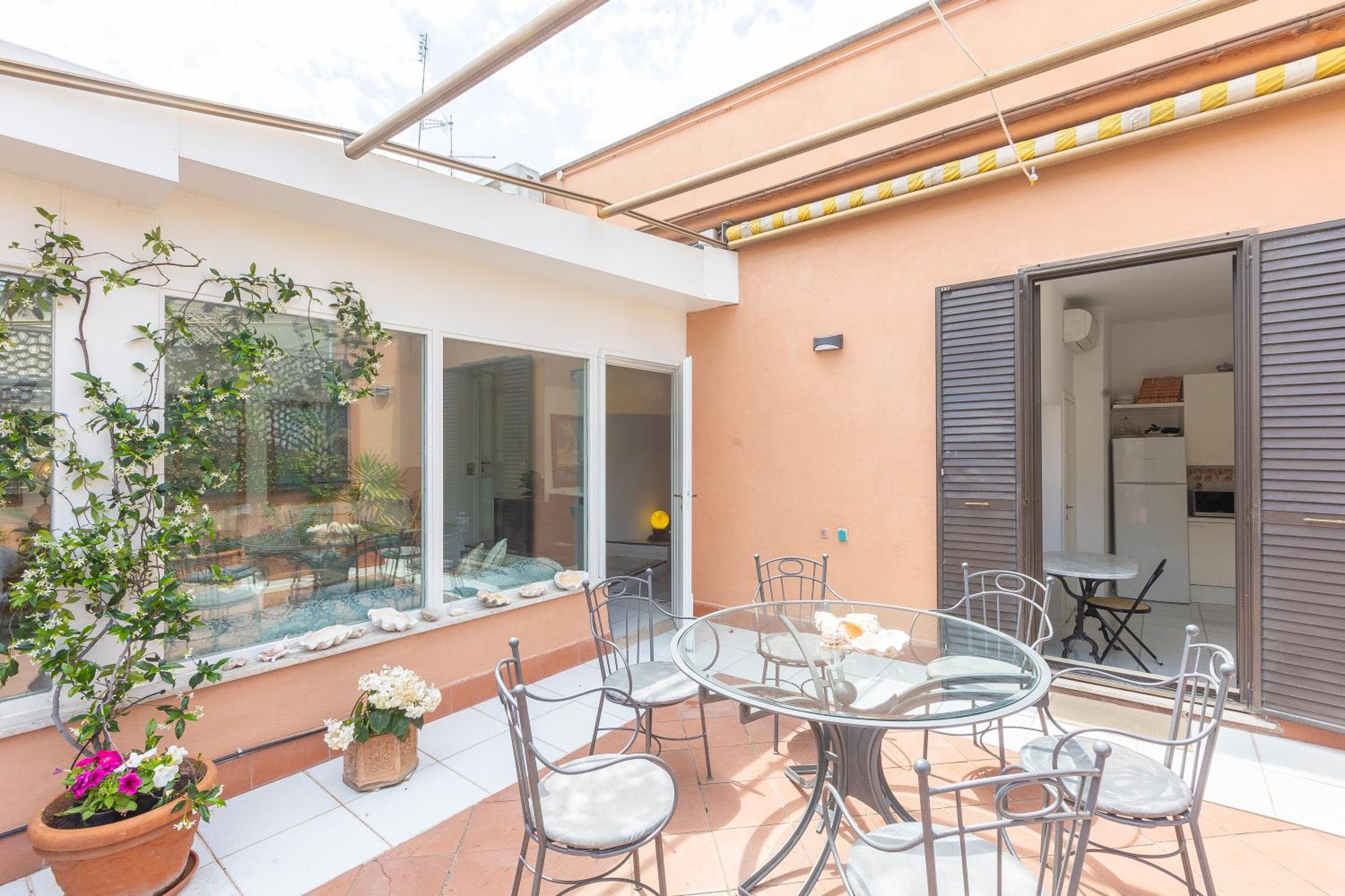 Tre Lune Penthouse by Rental in Roma
