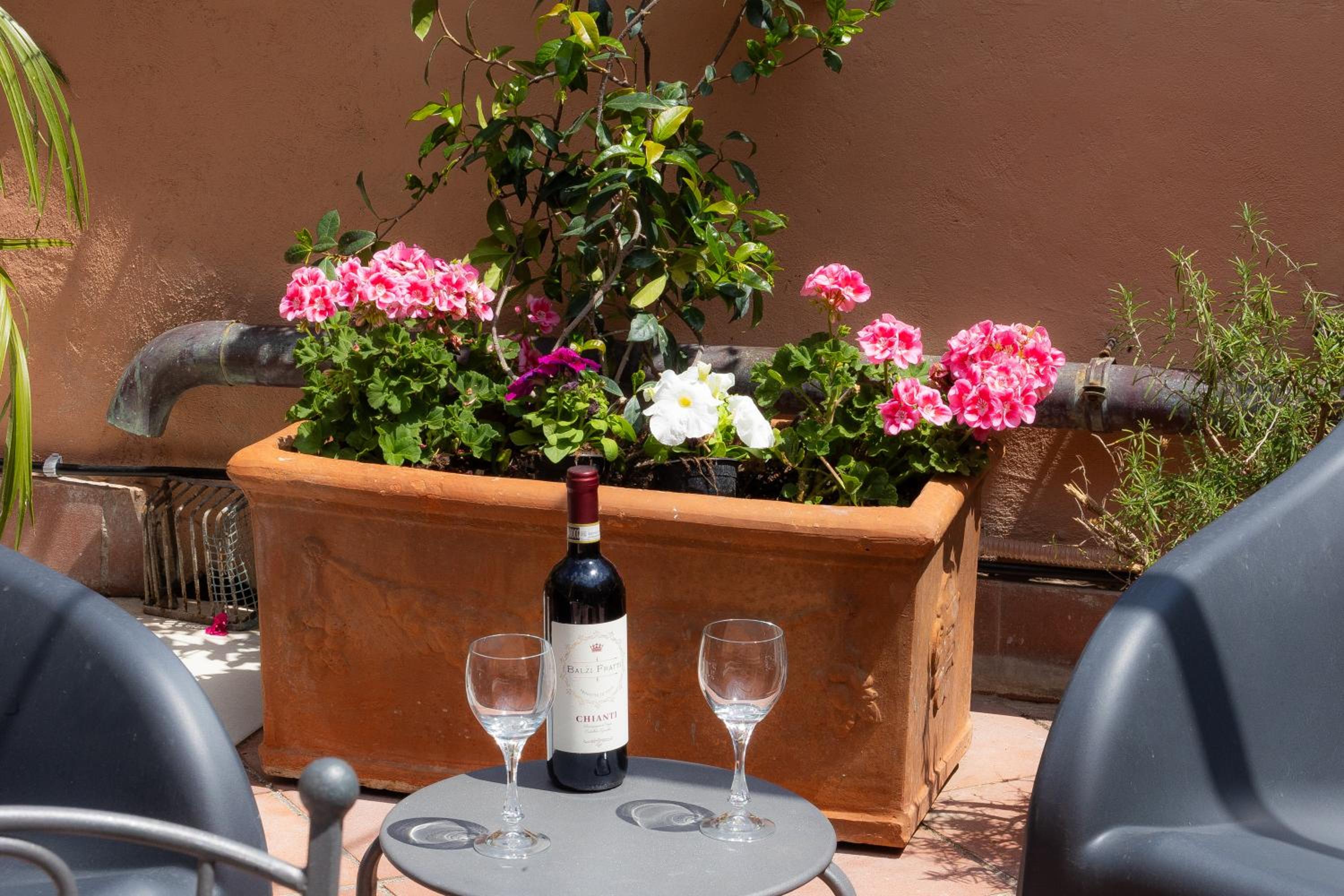 Tre Lune Penthouse by Rental in Roma