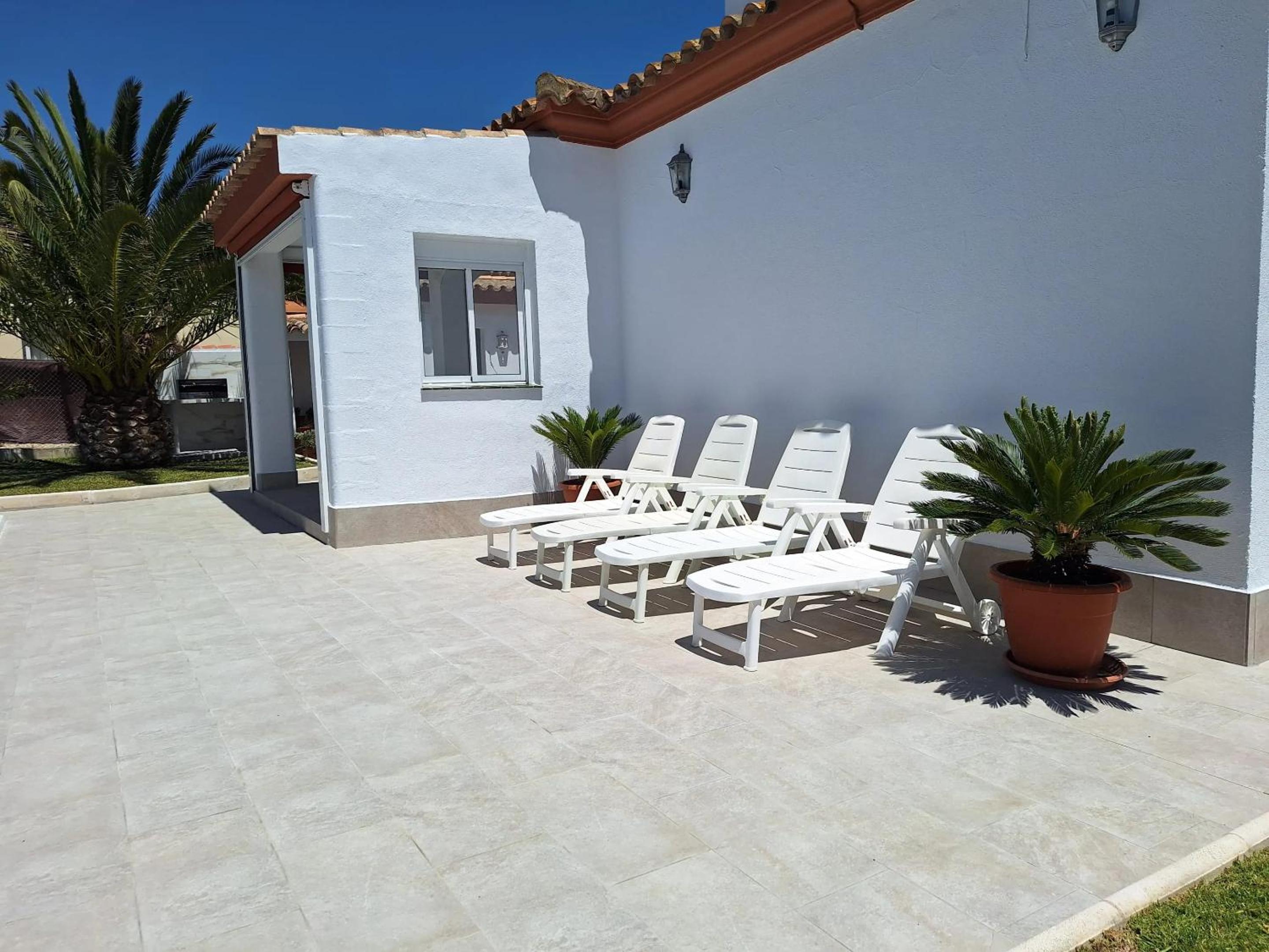 Charming villa in Chiclana de la Frontera with private pool