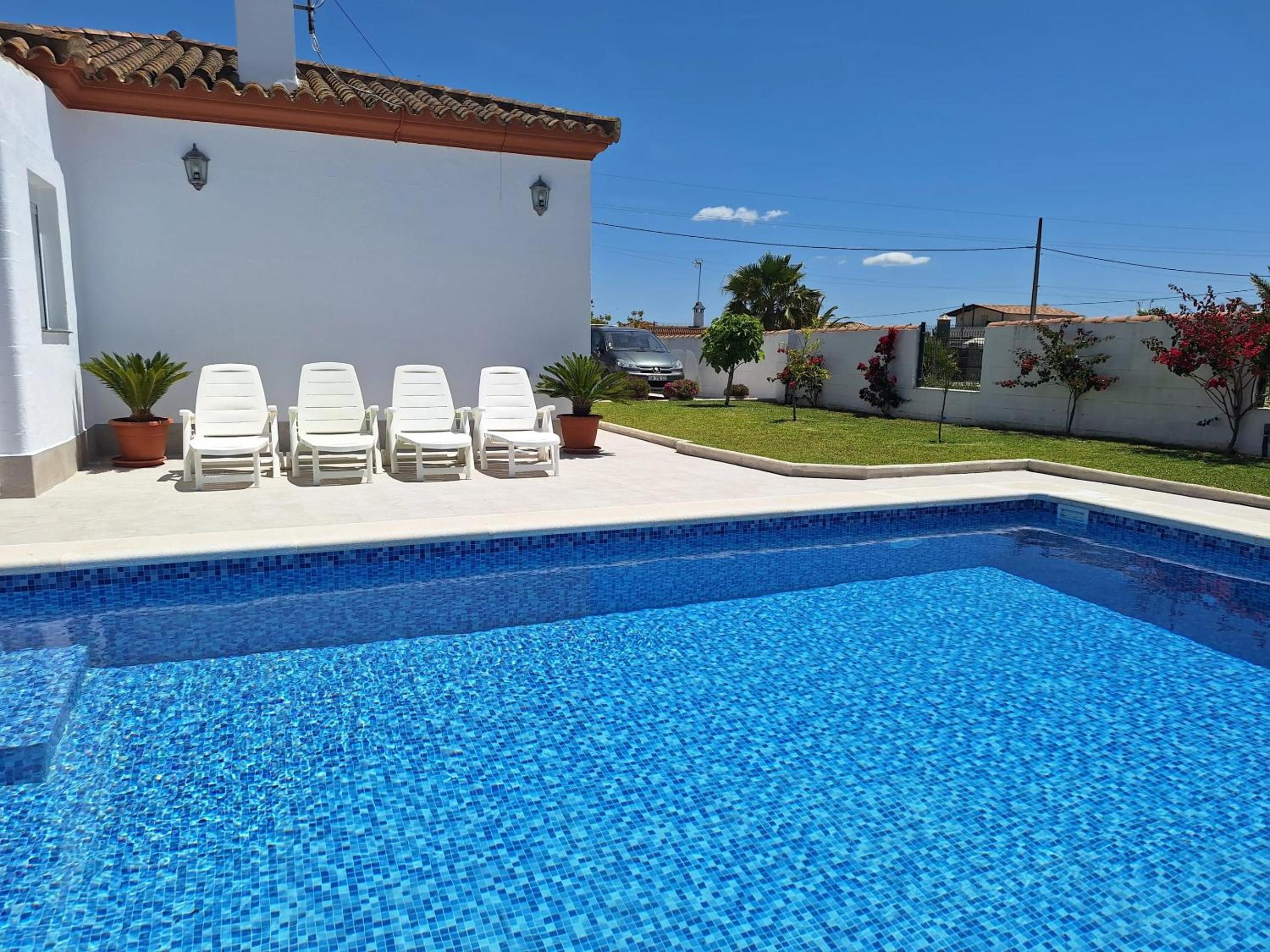 Charming villa in Chiclana de la Frontera with private pool