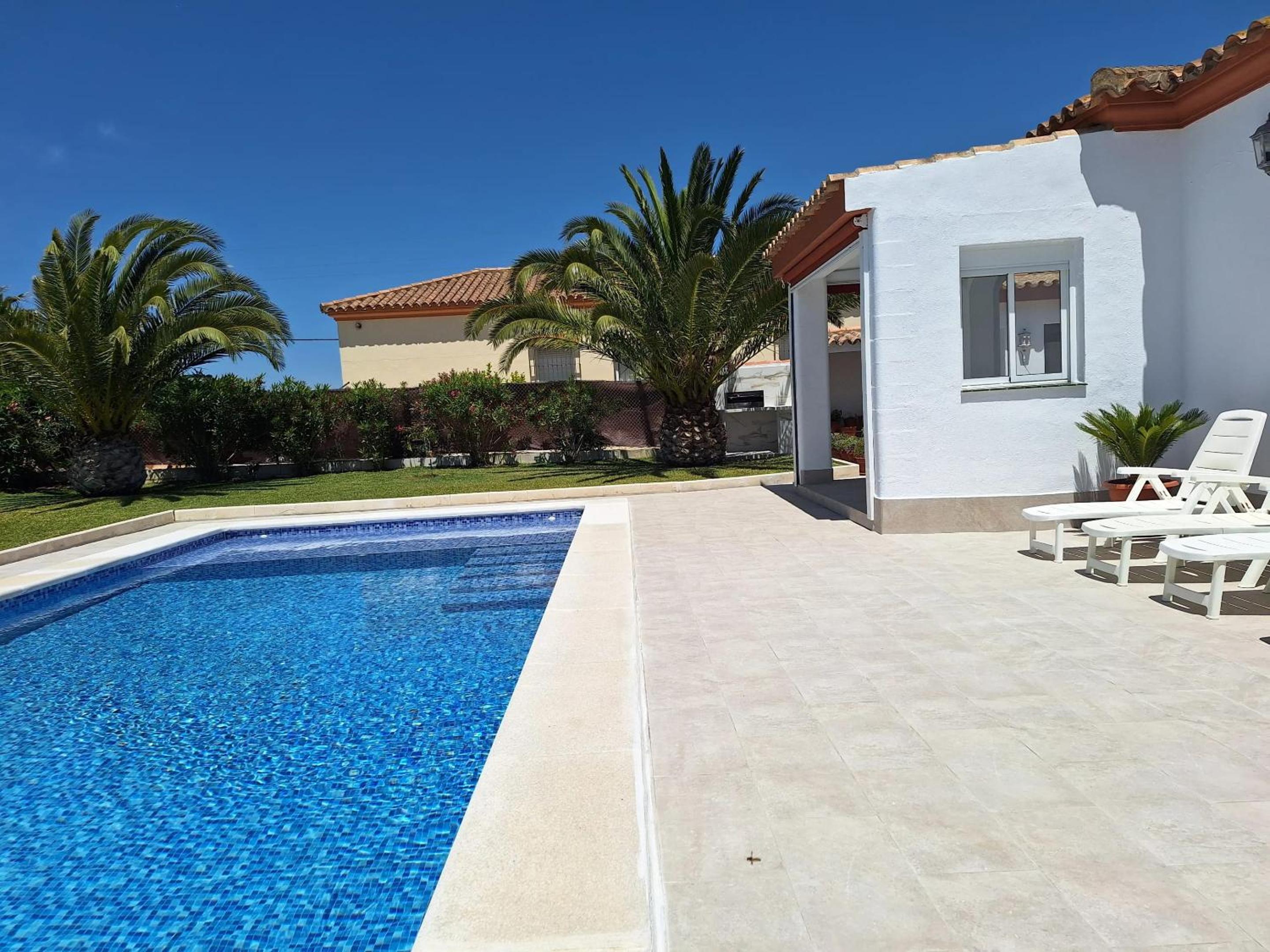 Charming villa in Chiclana de la Frontera with private pool