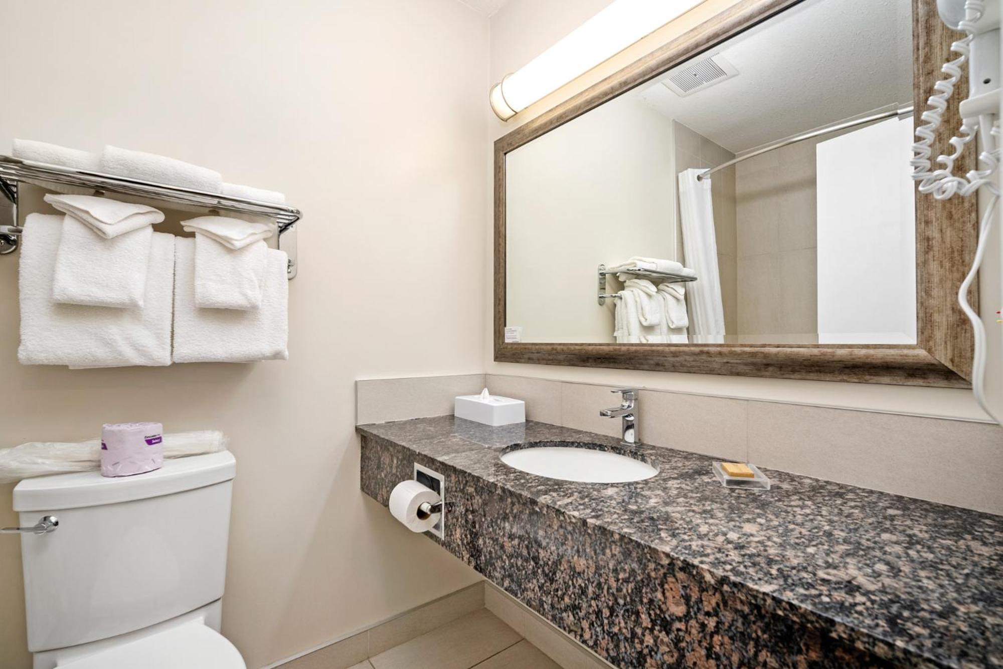 Edson Vacations - Guest House Inn Suites - Property Image 15