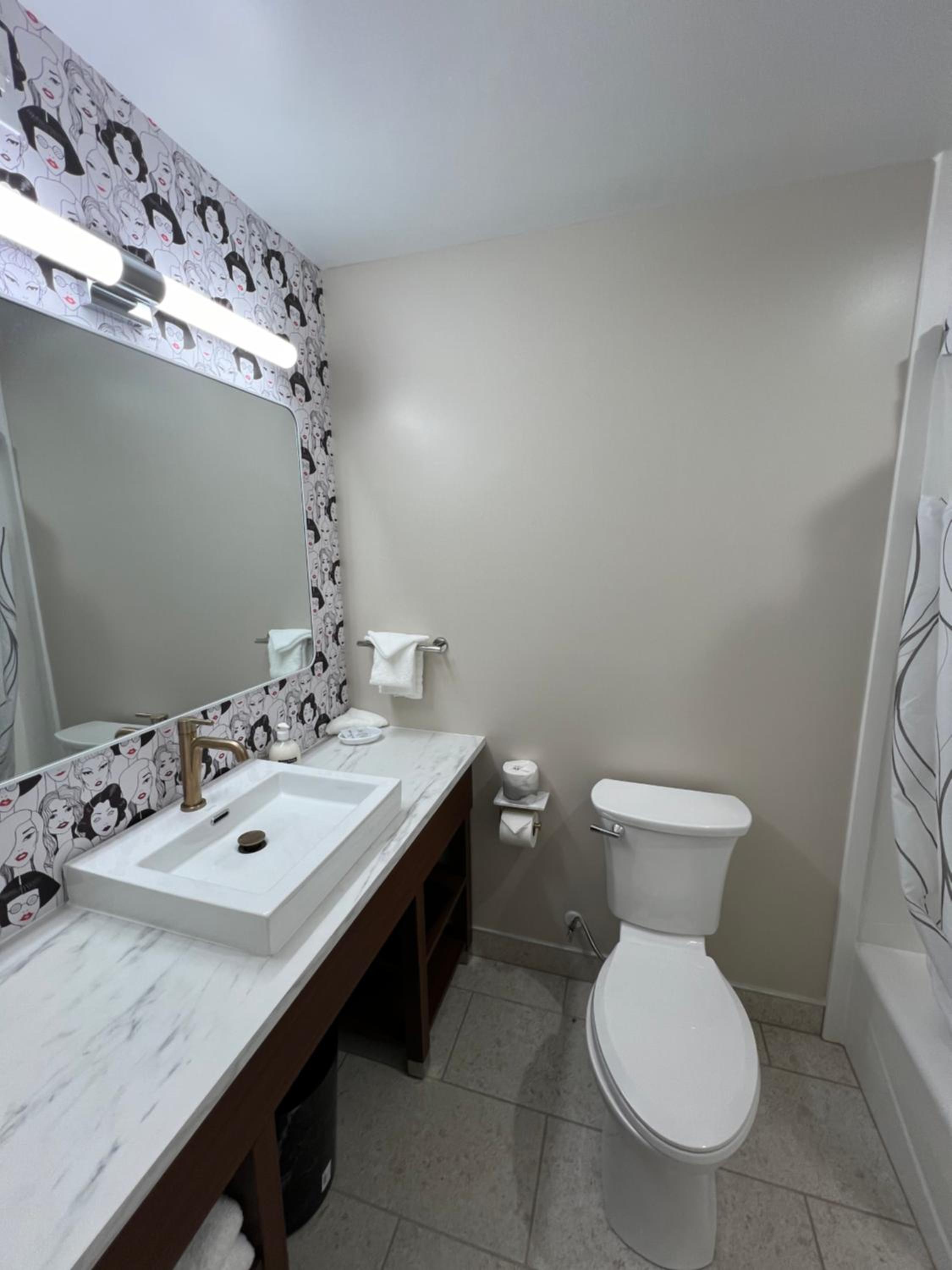 Lighthouse Suites