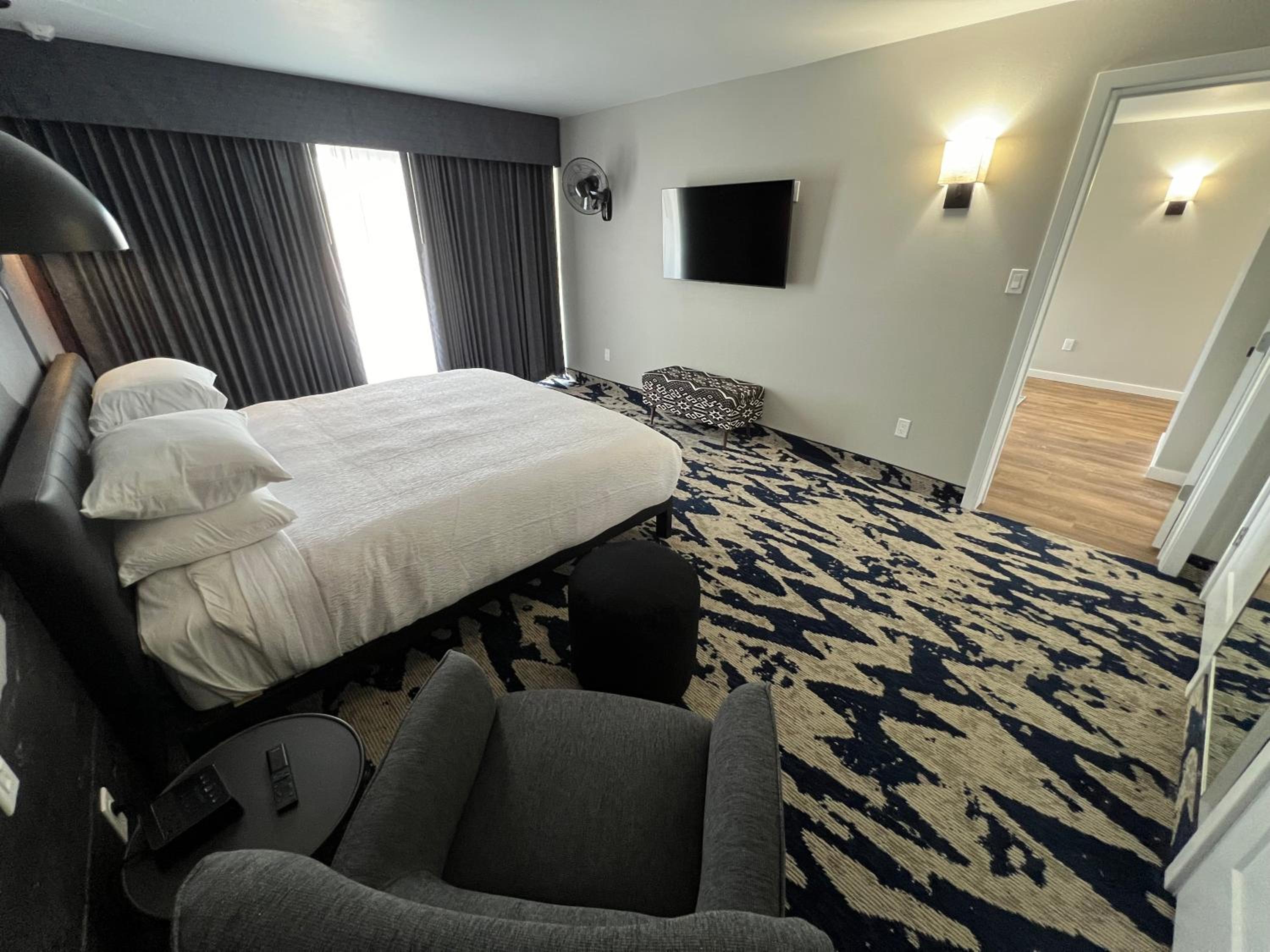 Lighthouse Suites