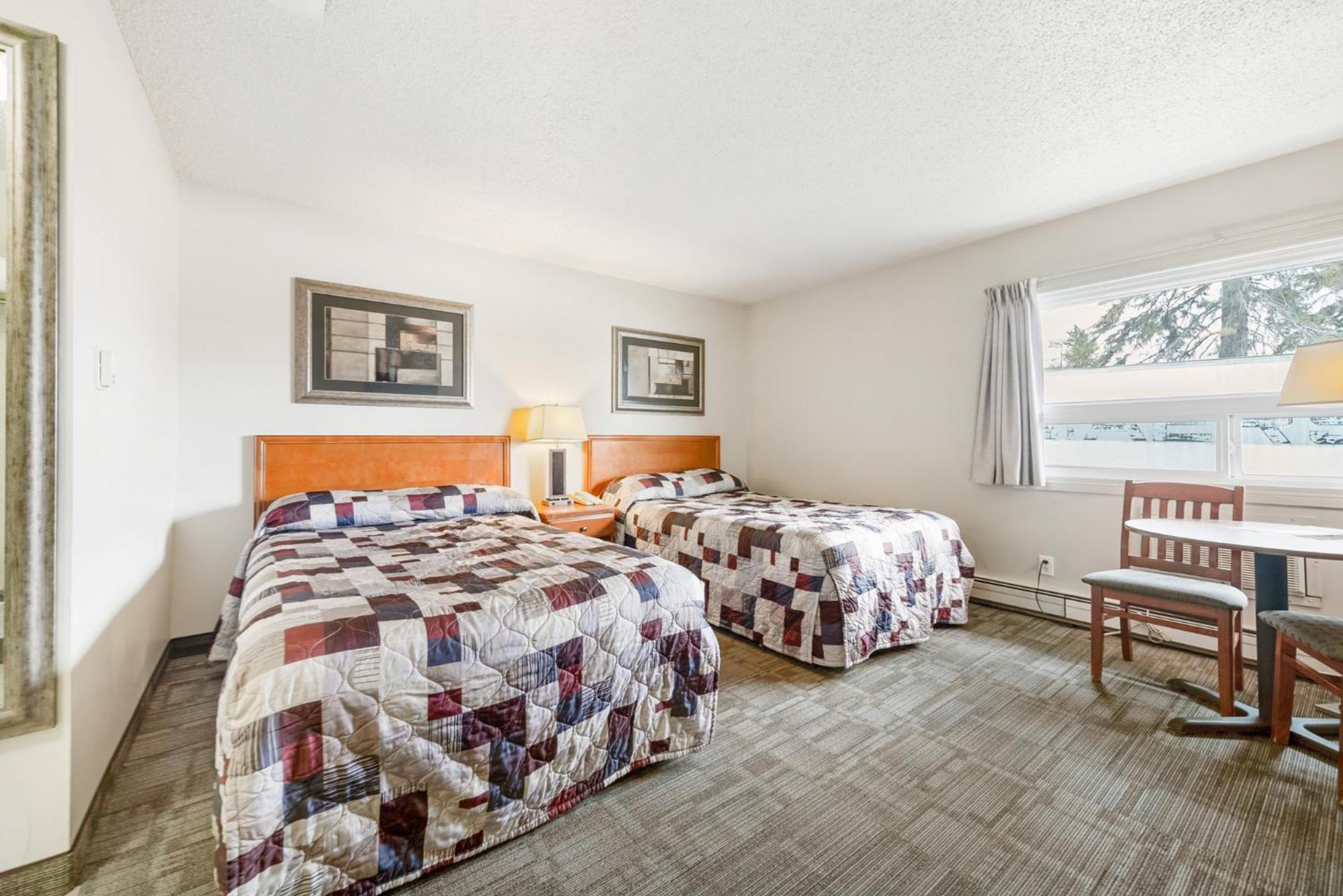 Edson Vacations - Guest House Inn  Suites - Property Image 8
