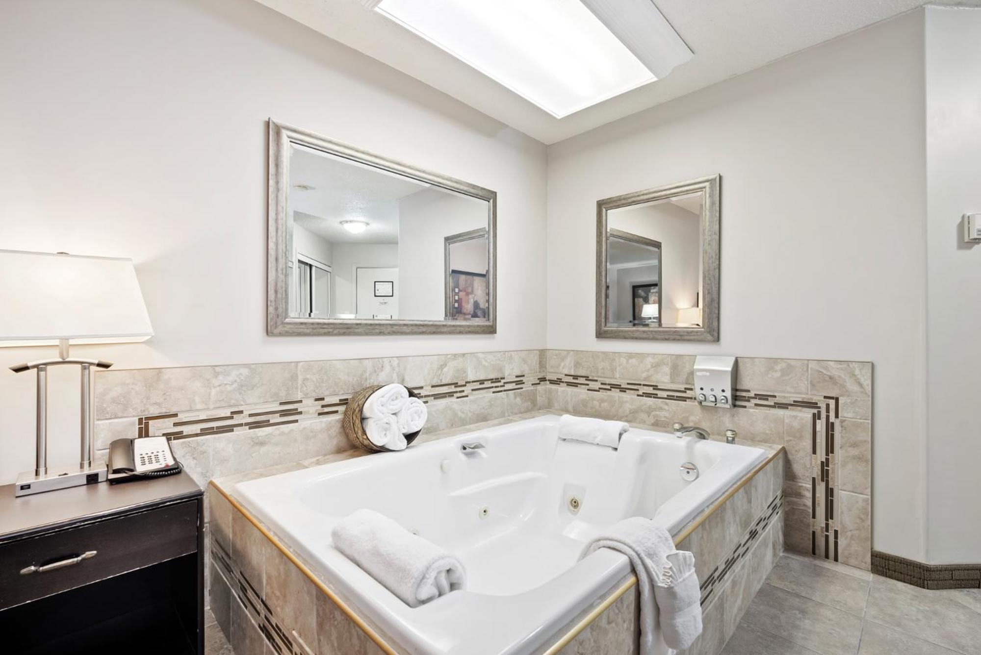 Edson Vacations - Guest House Inn  Suites - Property Image 6