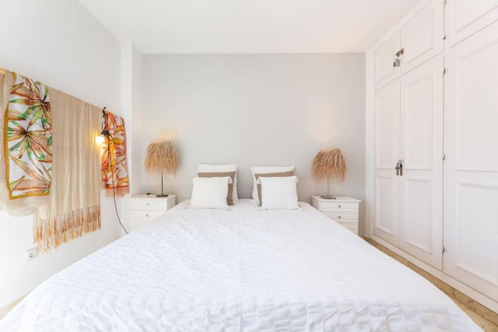 El Paraiso, Lovely flat walk to the beach RDR388 view 4