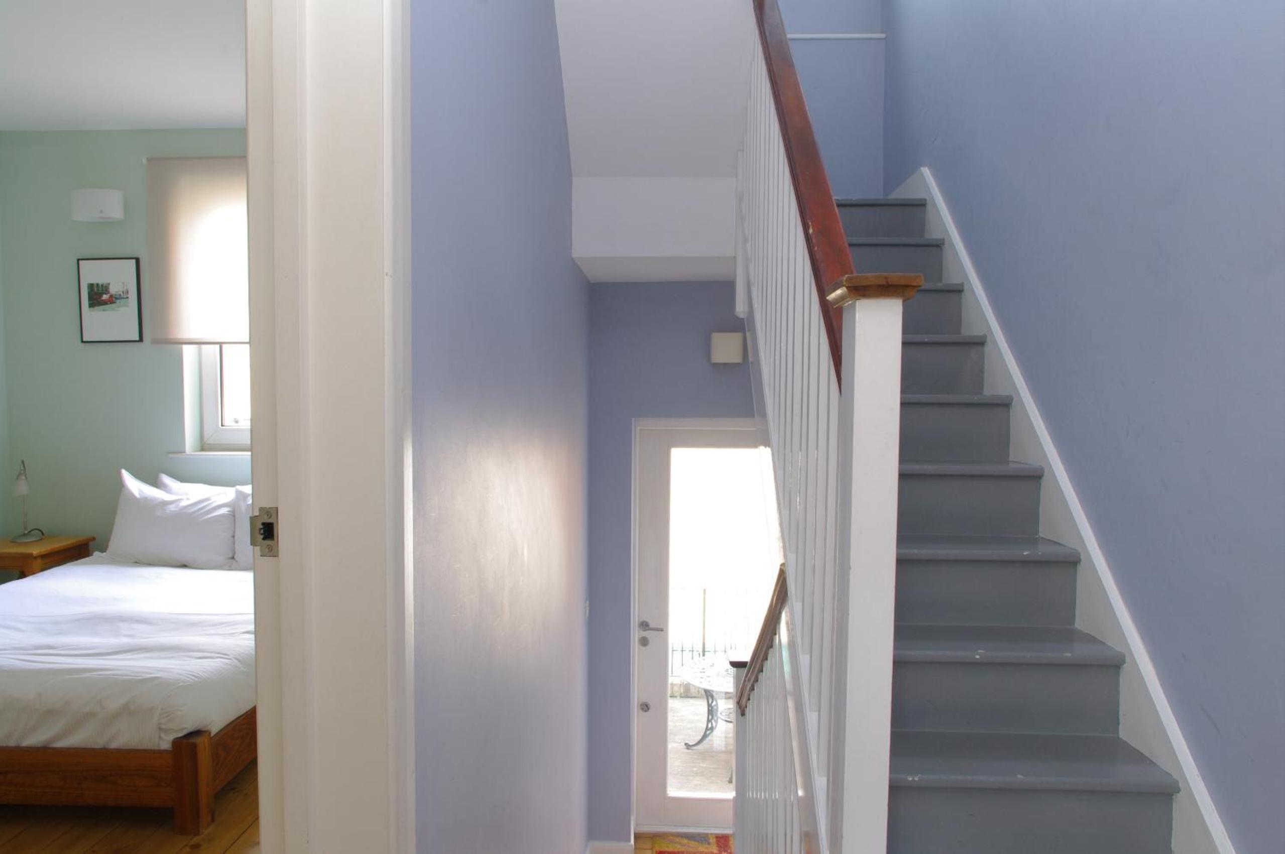 Spacious 275 sqm Apartment with King Beds, 4 min to Waterloo