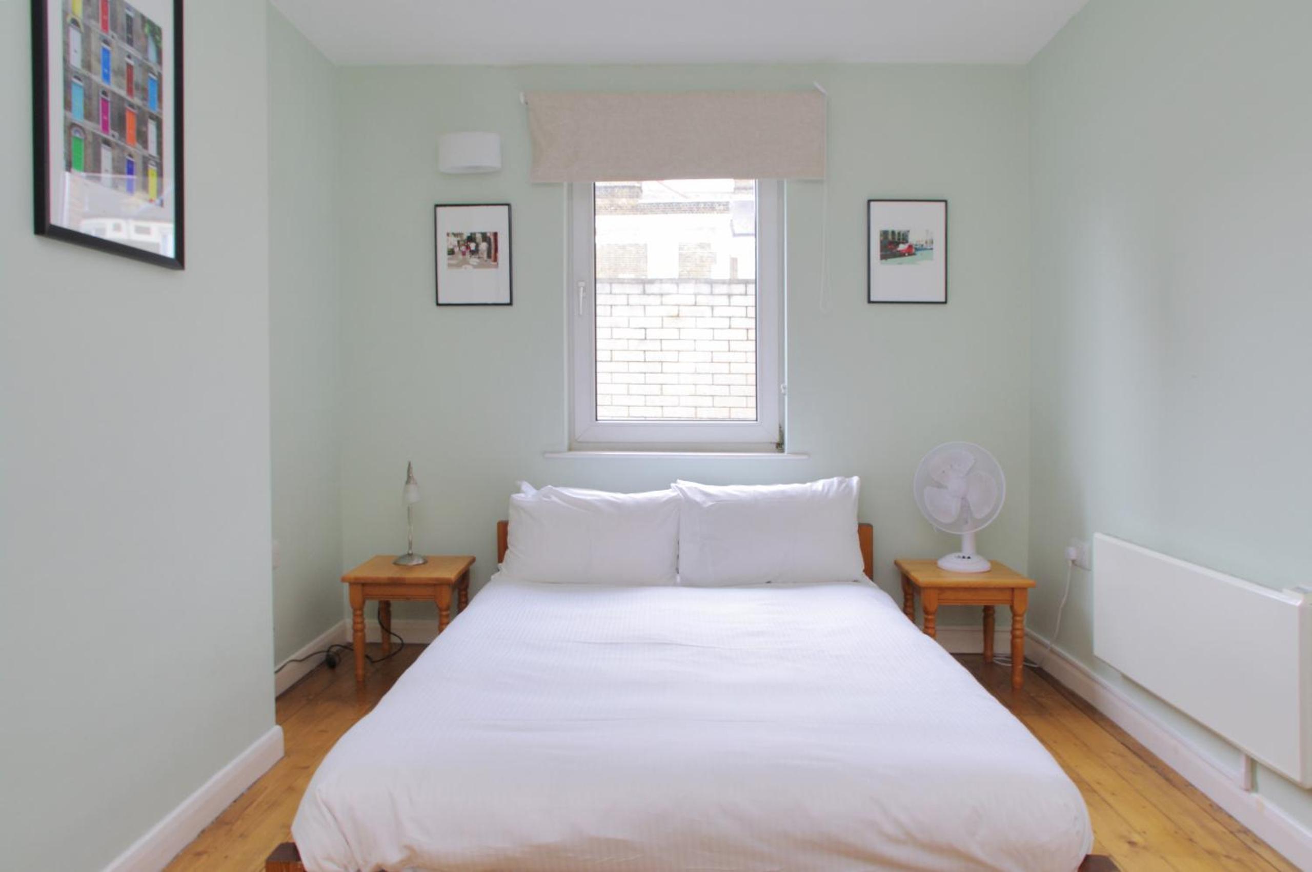 Spacious 275 sqm Apartment with King Beds, 4 min to Waterloo