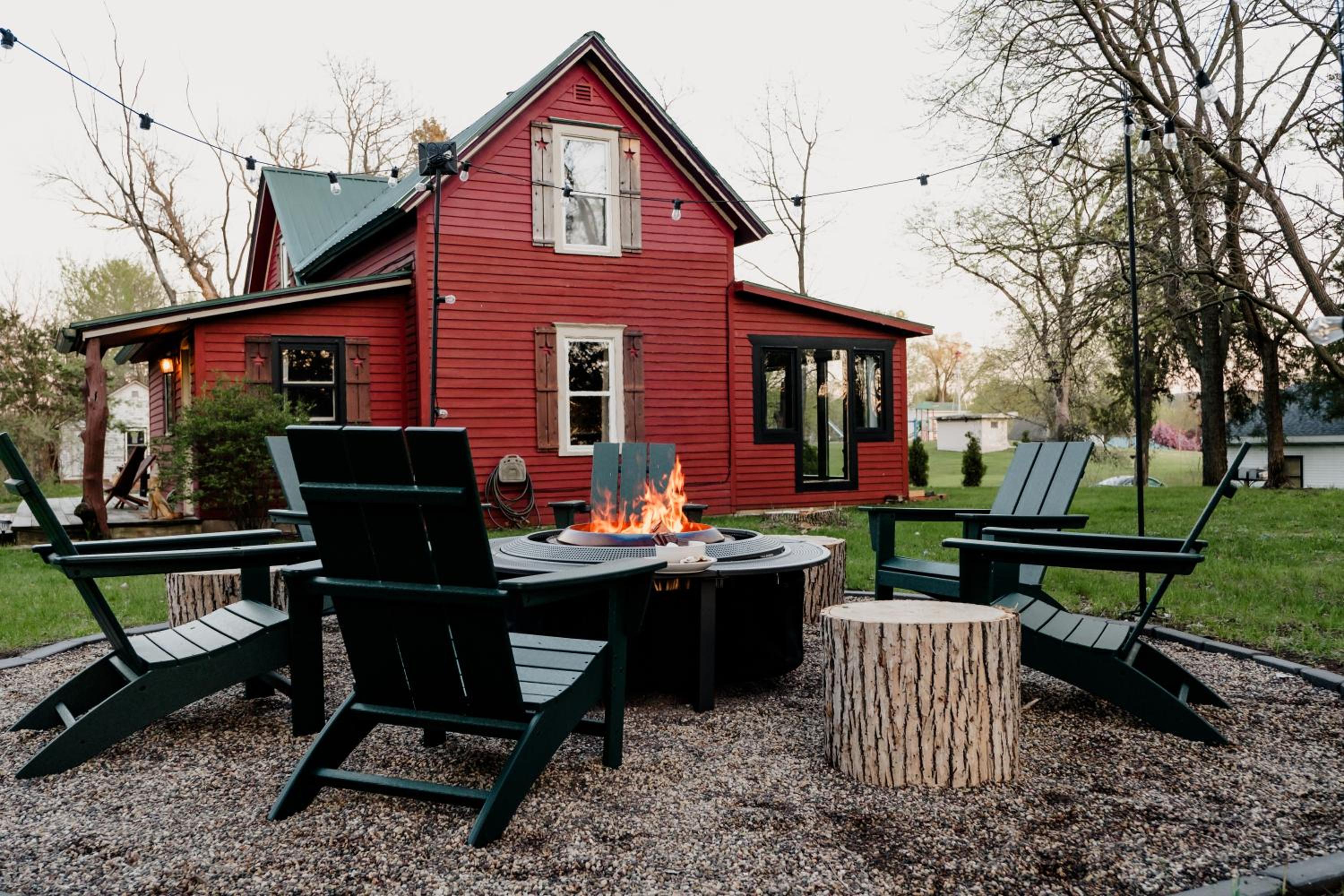 Charming Cabin with Hot Tub & Fire Pit view 2