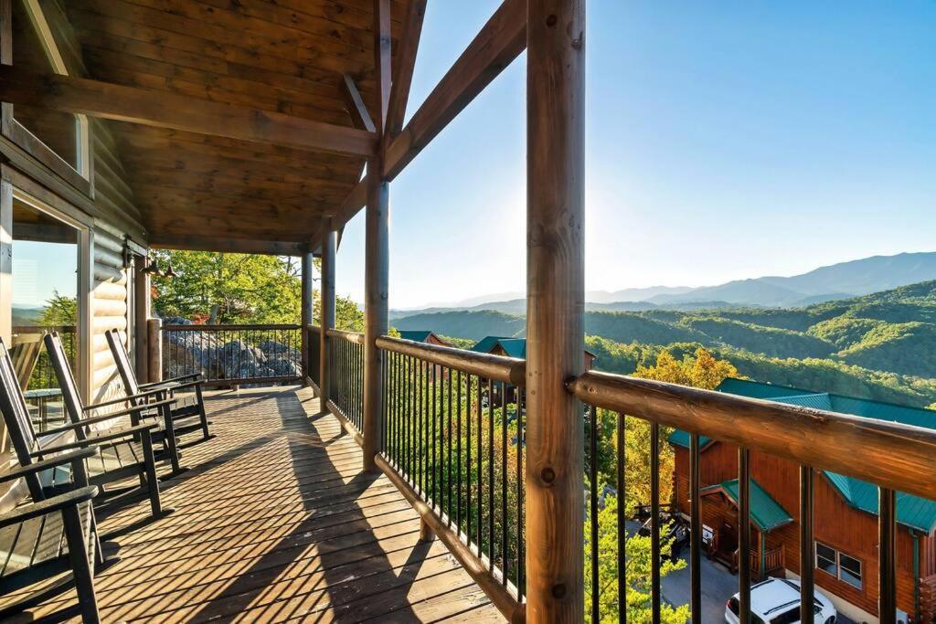 Highland View Cabin view 2