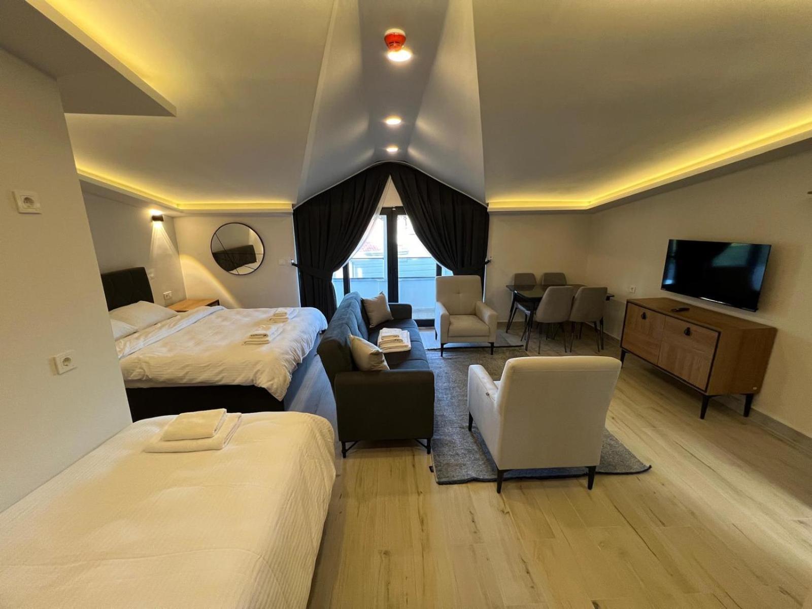 Jest Hotel