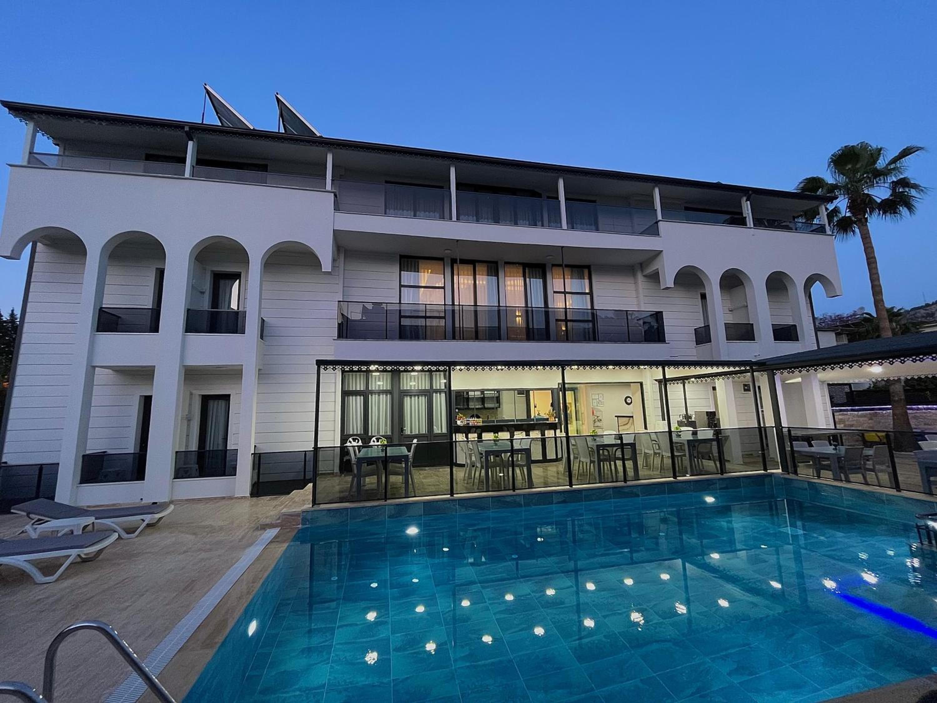 Jest Hotel