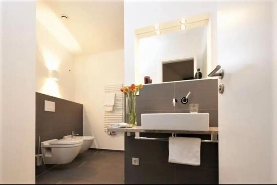 Luxurious apartment in high class building Kranhaus in Cologne