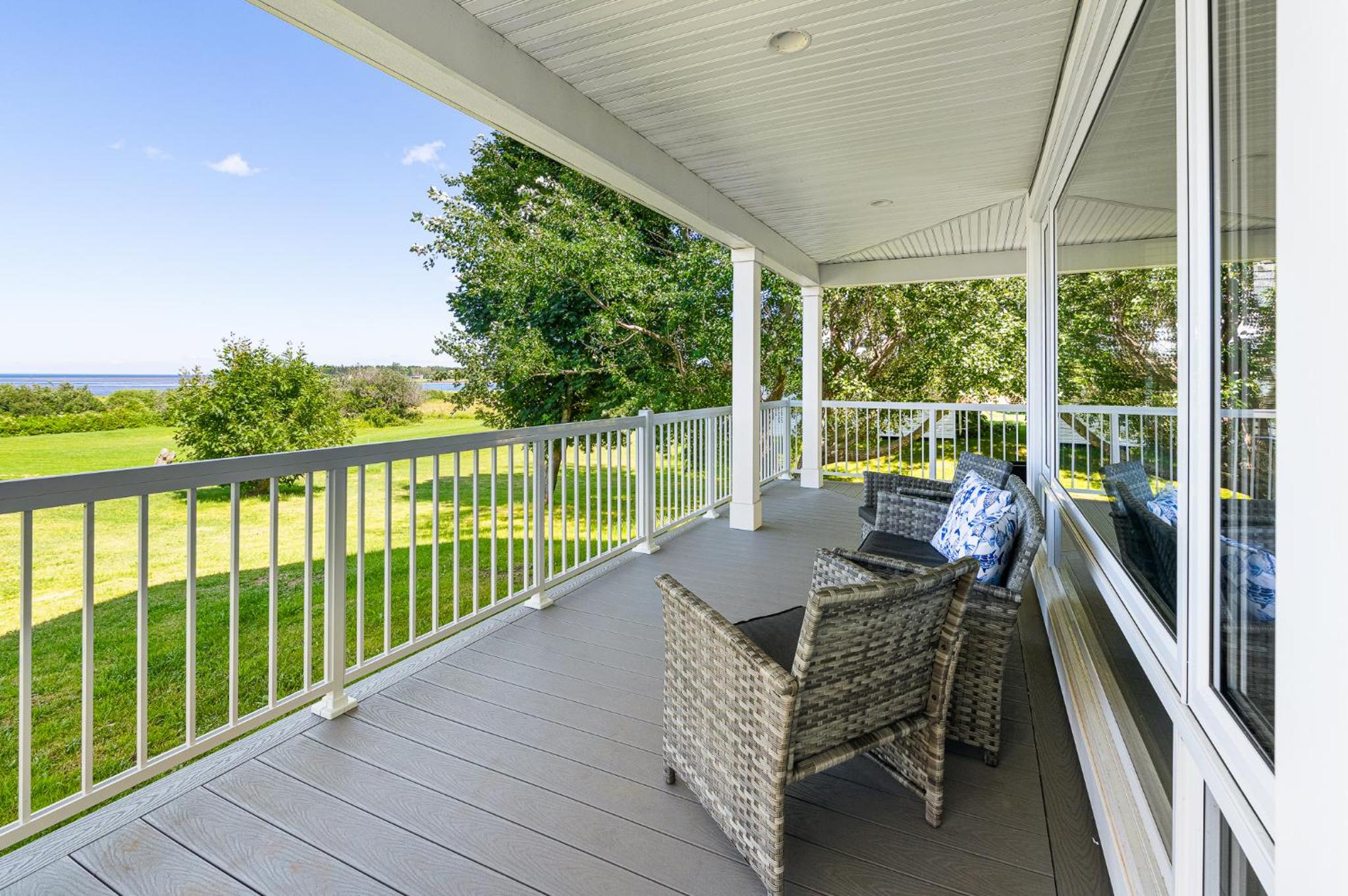 Sea La Vie 4 Bed Cottage with Ocean Views