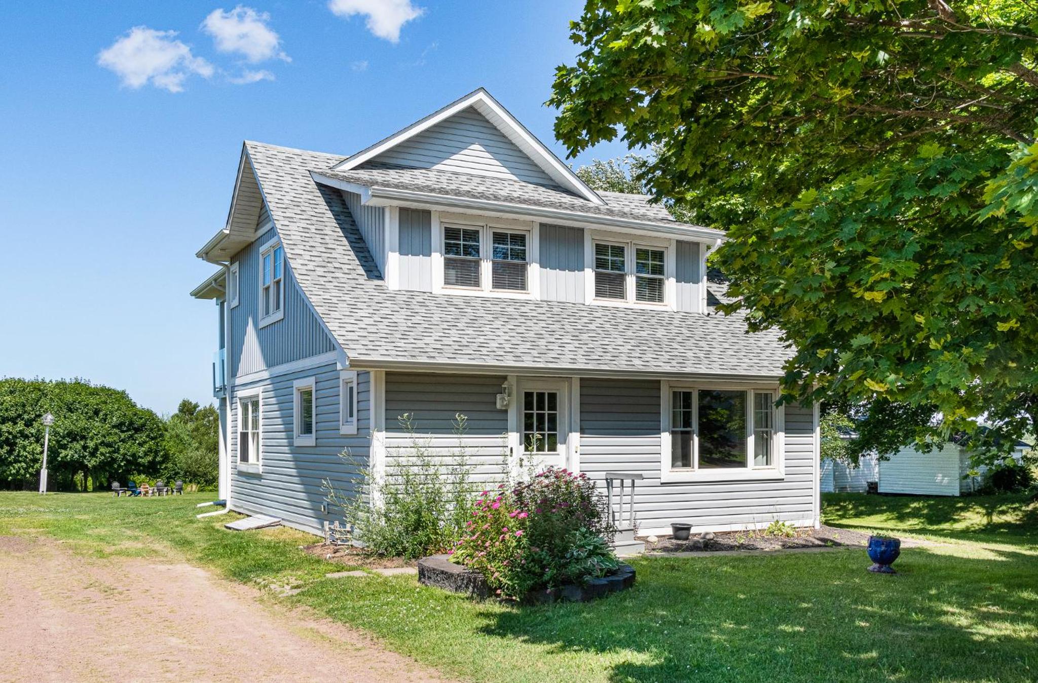 Sea La Vie 4 Bed Cottage with Ocean Views