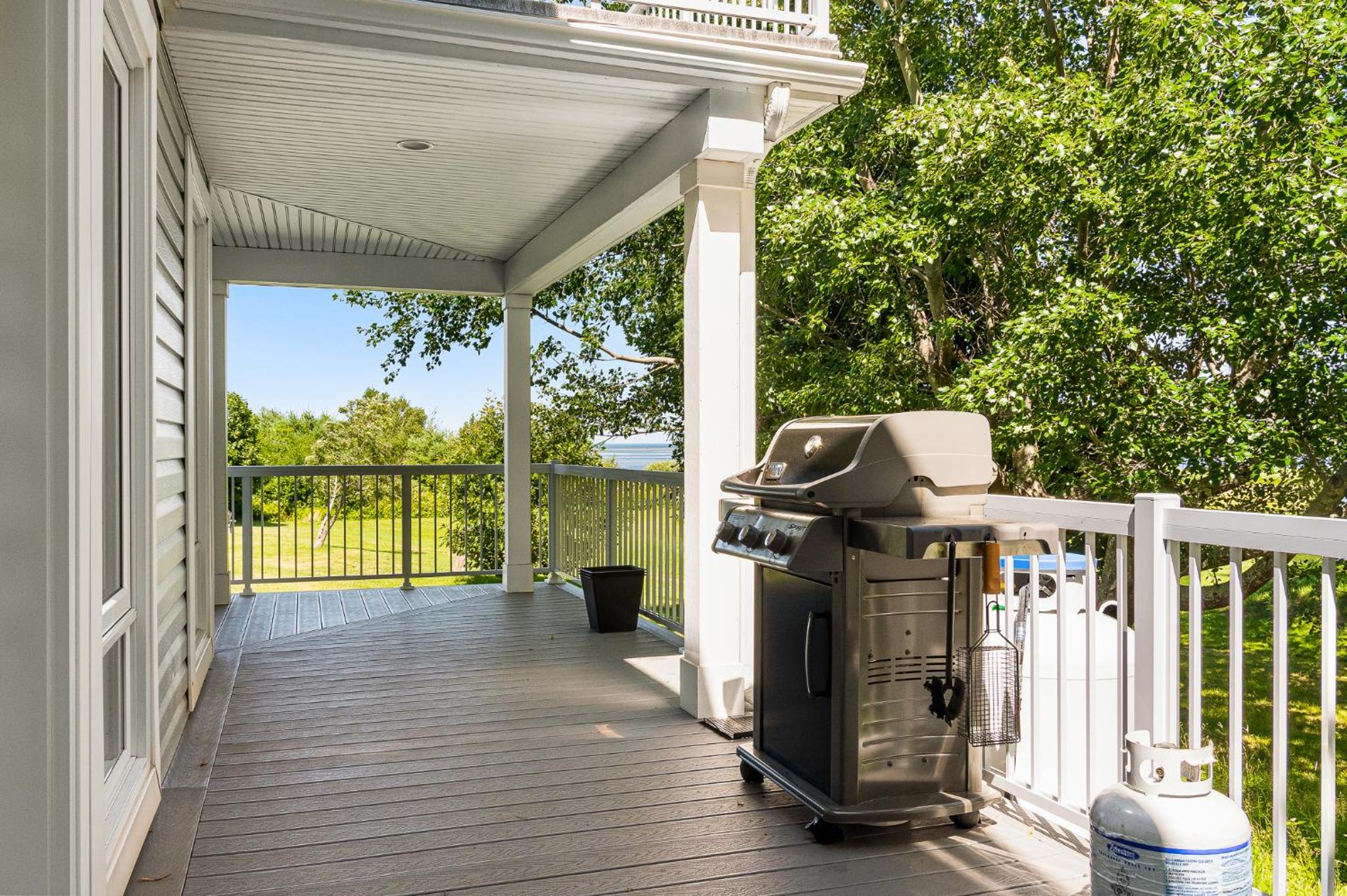 Sea La Vie 4 Bed Cottage with Ocean Views