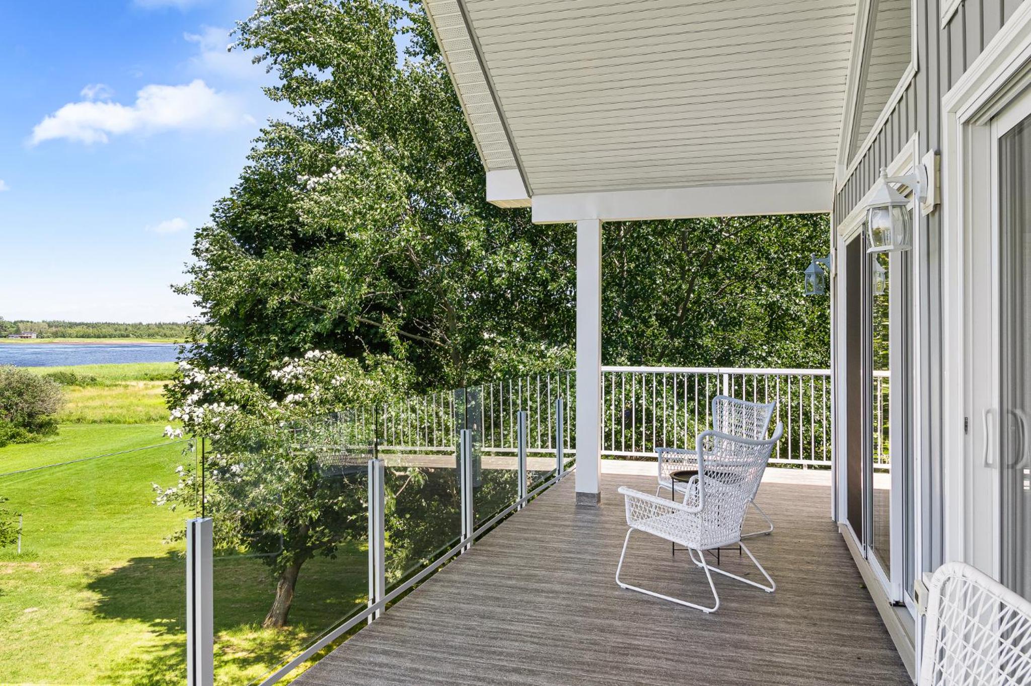 Sea La Vie 4 Bed Cottage with Ocean Views