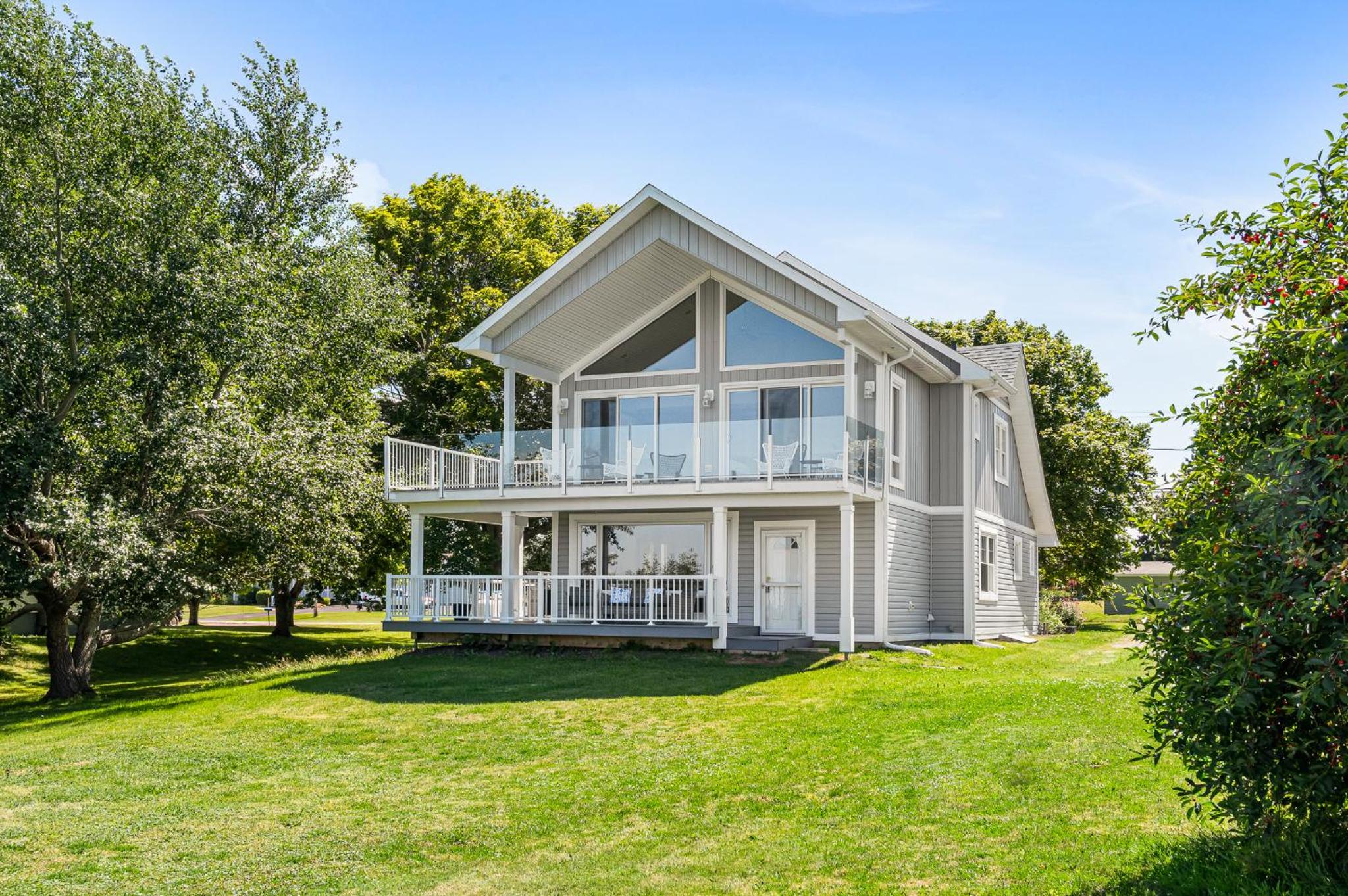 Sea La Vie 4 Bed Cottage with Ocean Views