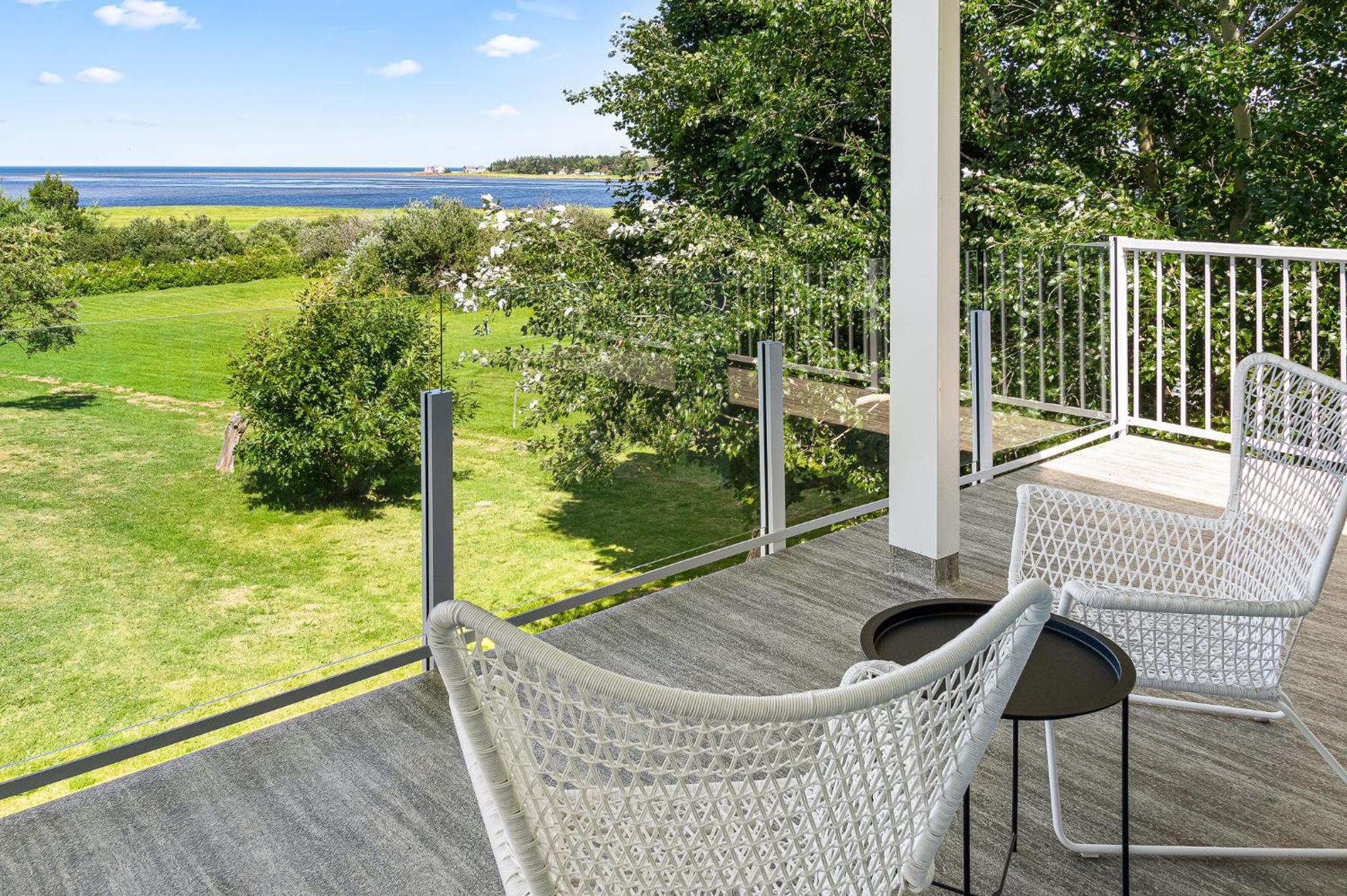 Sea La Vie 4 Bed Cottage with Ocean Views