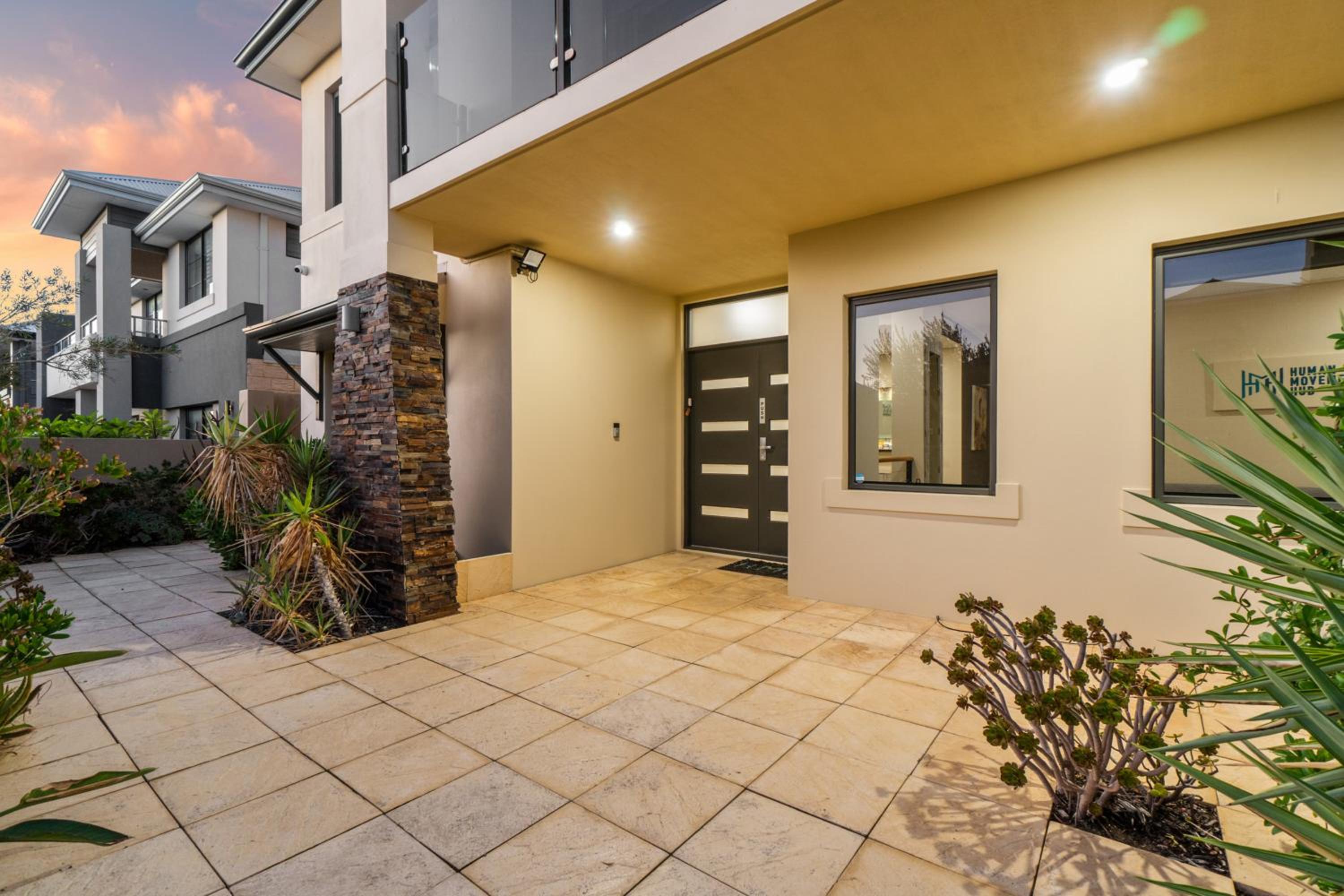 Beachside Bliss 1BR Mindarie