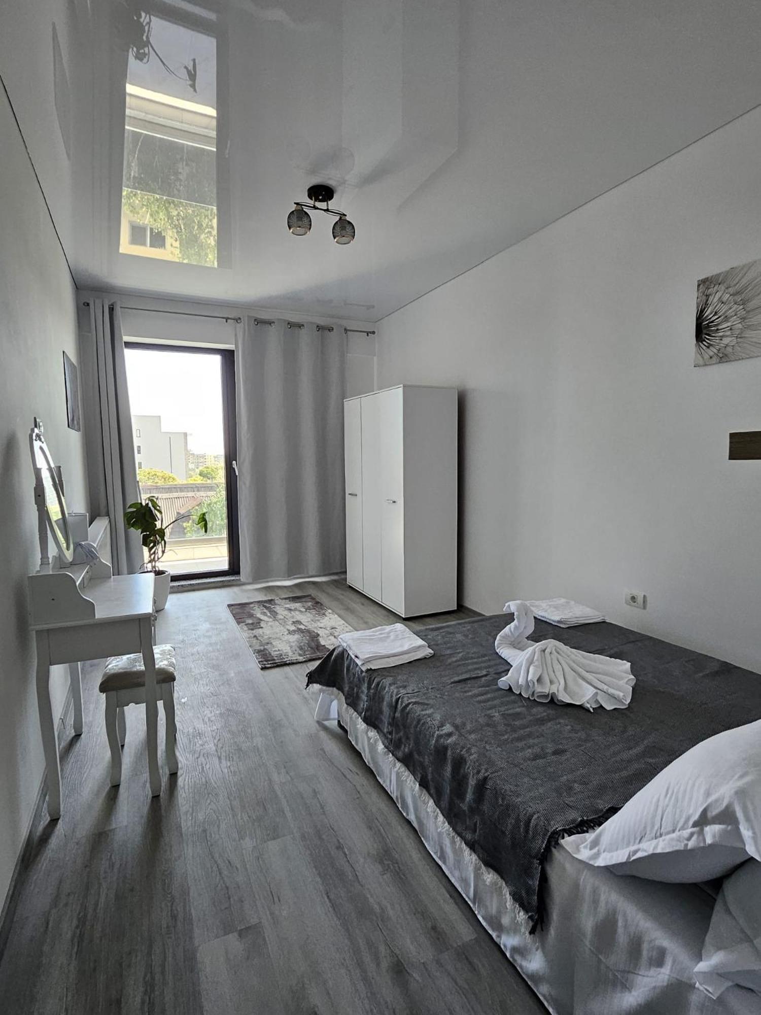 Apartament Complex B Stefan Lake view 3