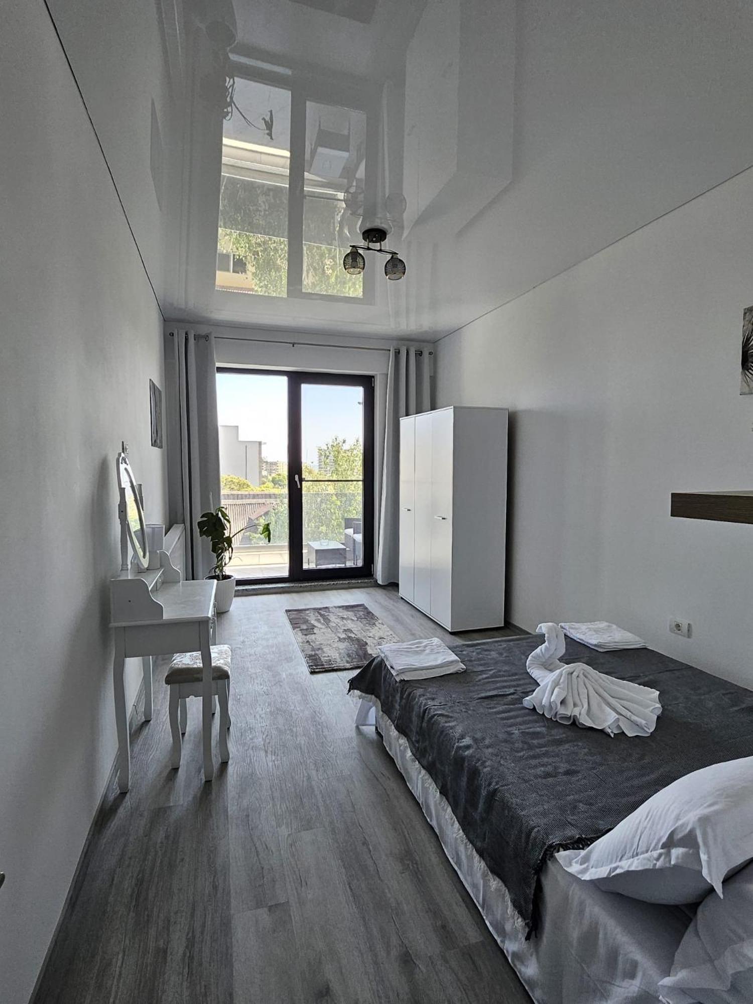 Apartament Complex B Stefan Lake view 4