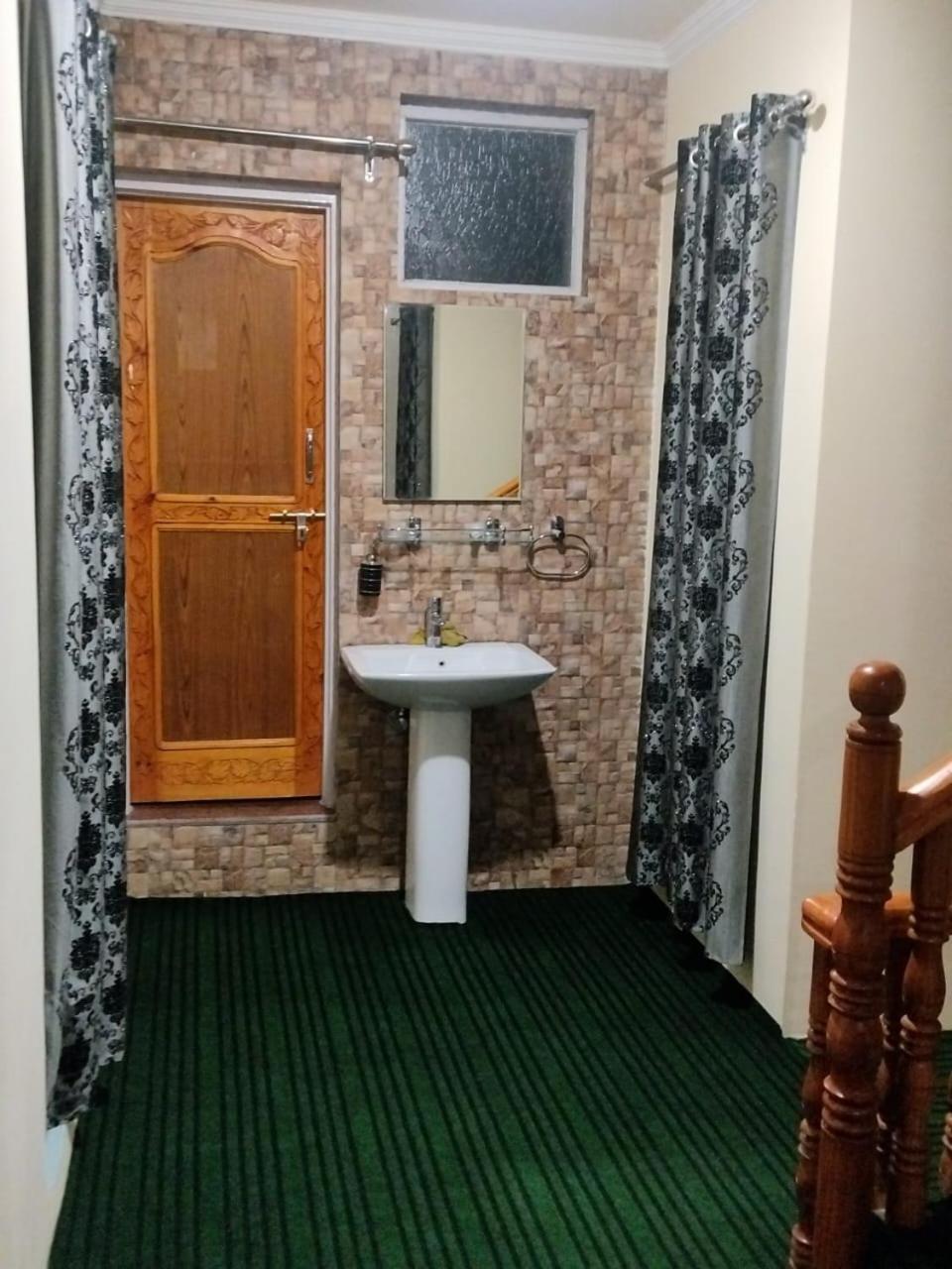 Redbury Homestay