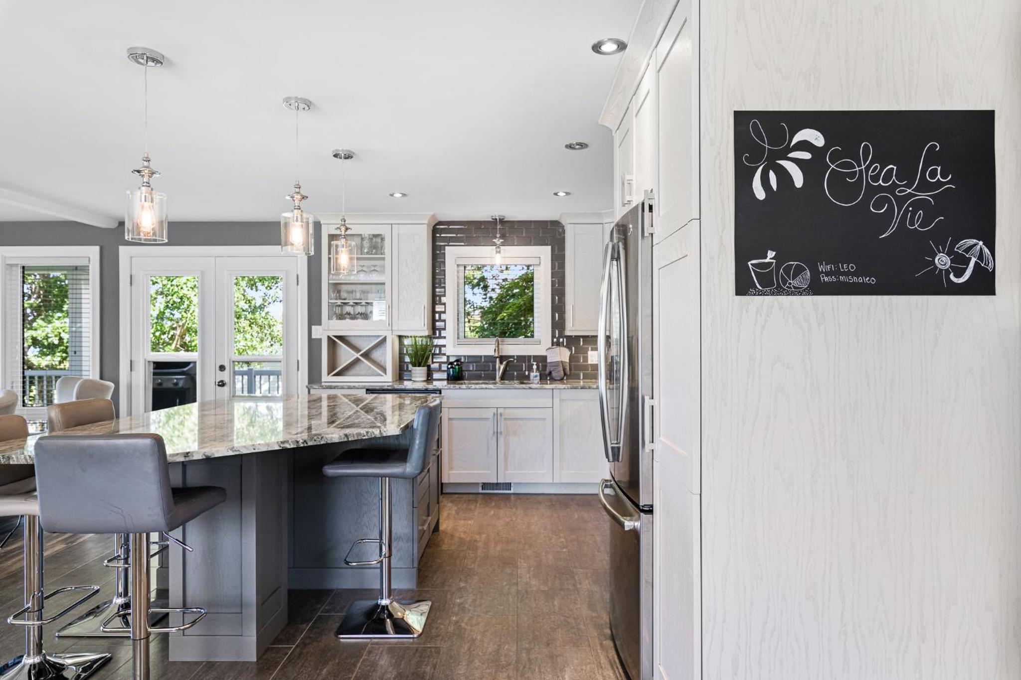Sea La Vie 4 Bed Cottage with Ocean Views