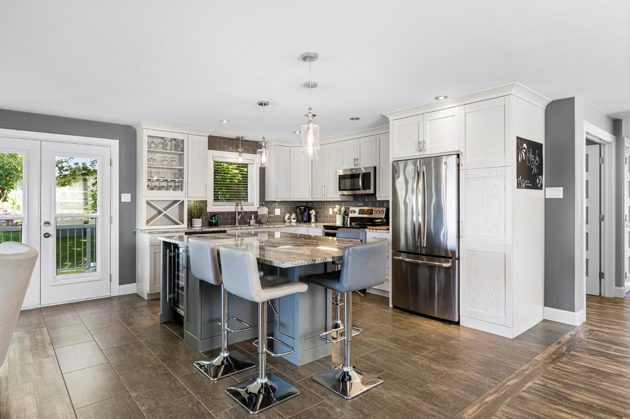 Sea La Vie 4 Bed Cottage with Ocean Views