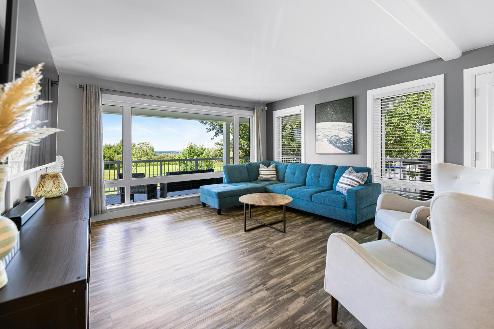 Sea La Vie 4 Bed Cottage with Ocean Views