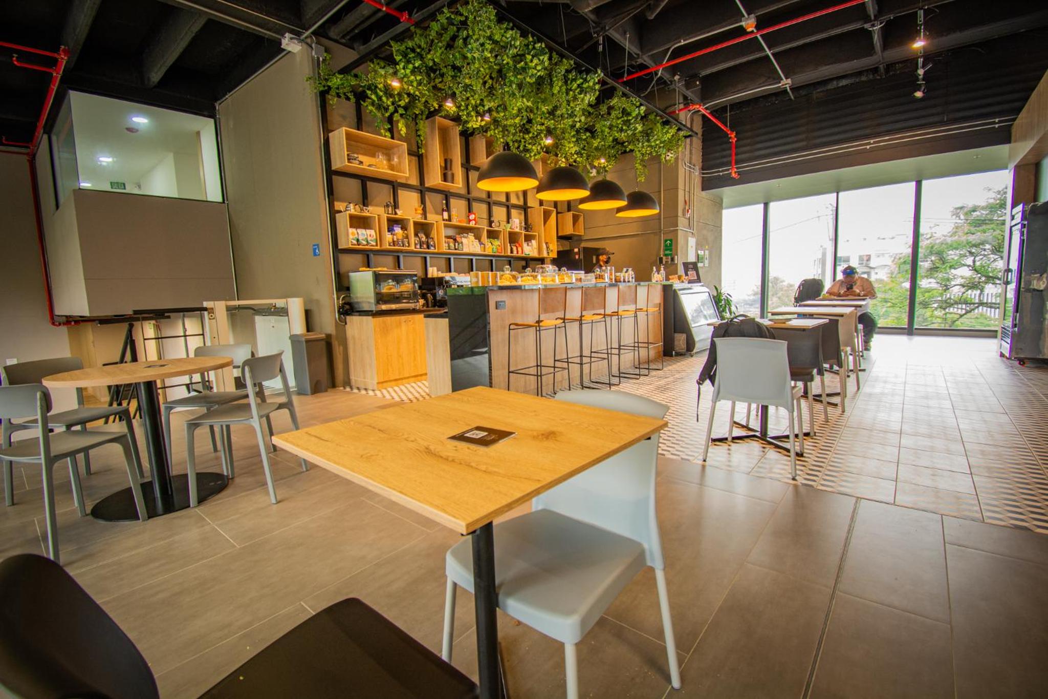 Unique Suite in El Poblado CoWork/ GYM / Fast WiFi