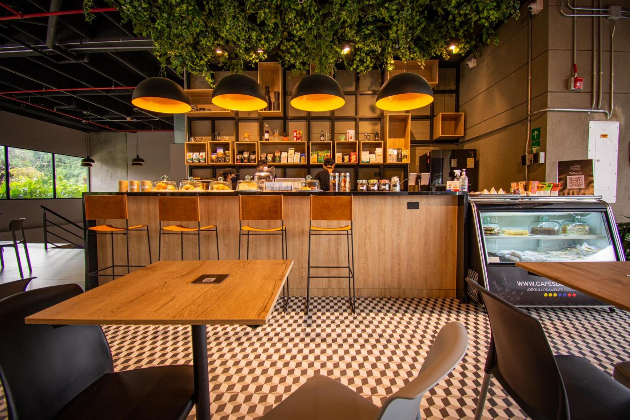 Unique Suite in El Poblado CoWork/ GYM / Fast WiFi