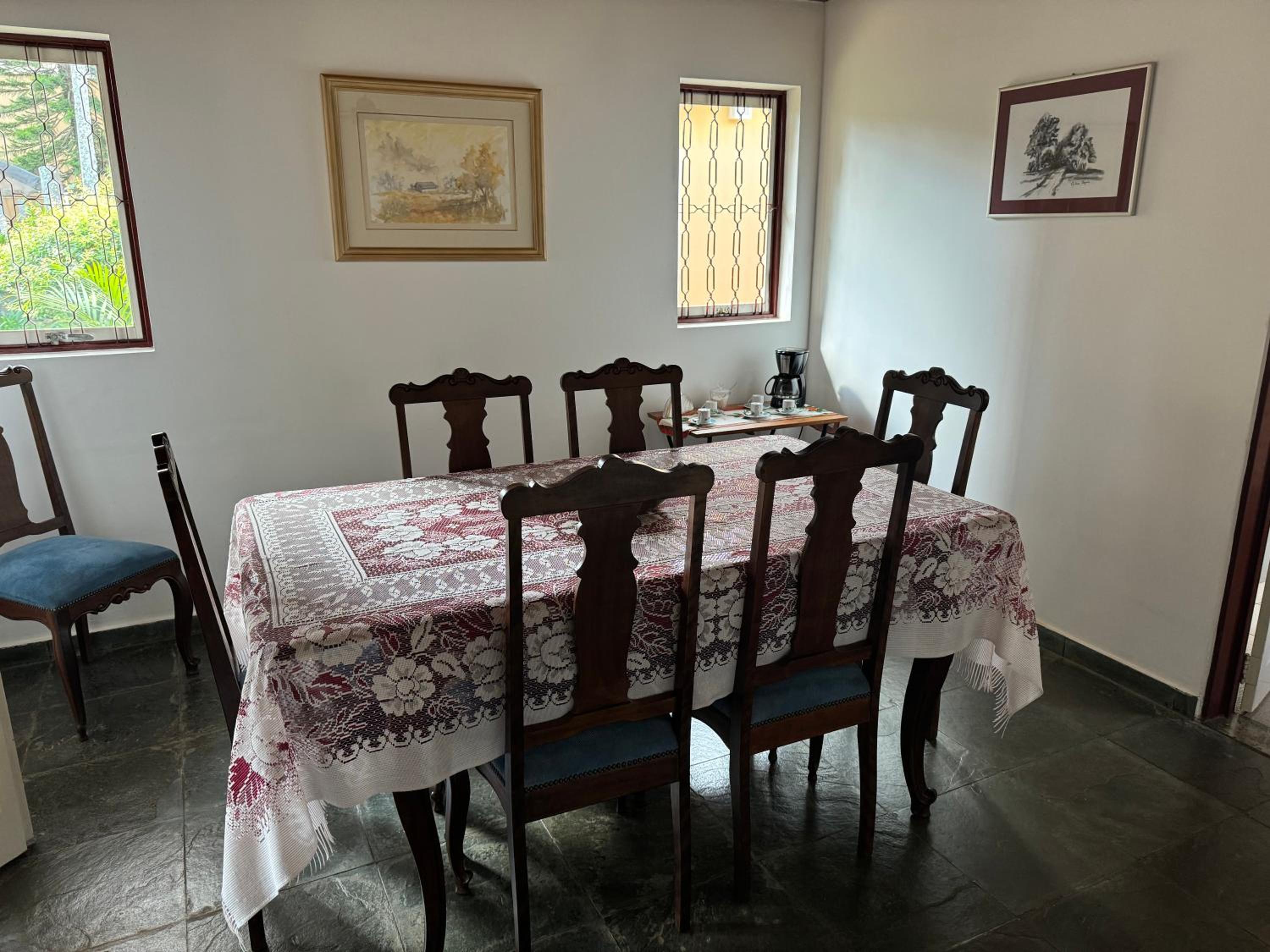 Casa da Vó Loy e seu espaço verde