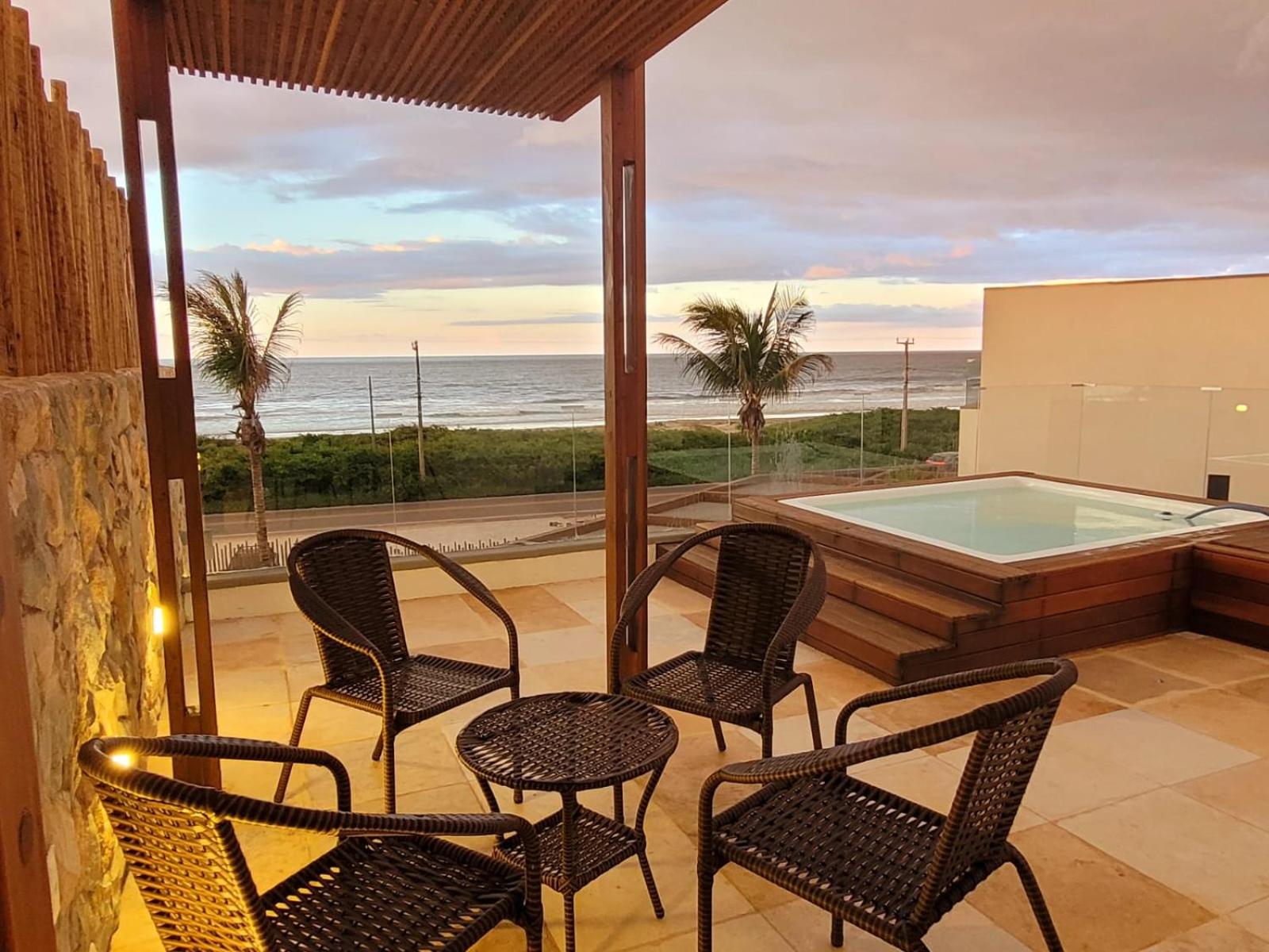 Casa em Condomínio Flecheiras