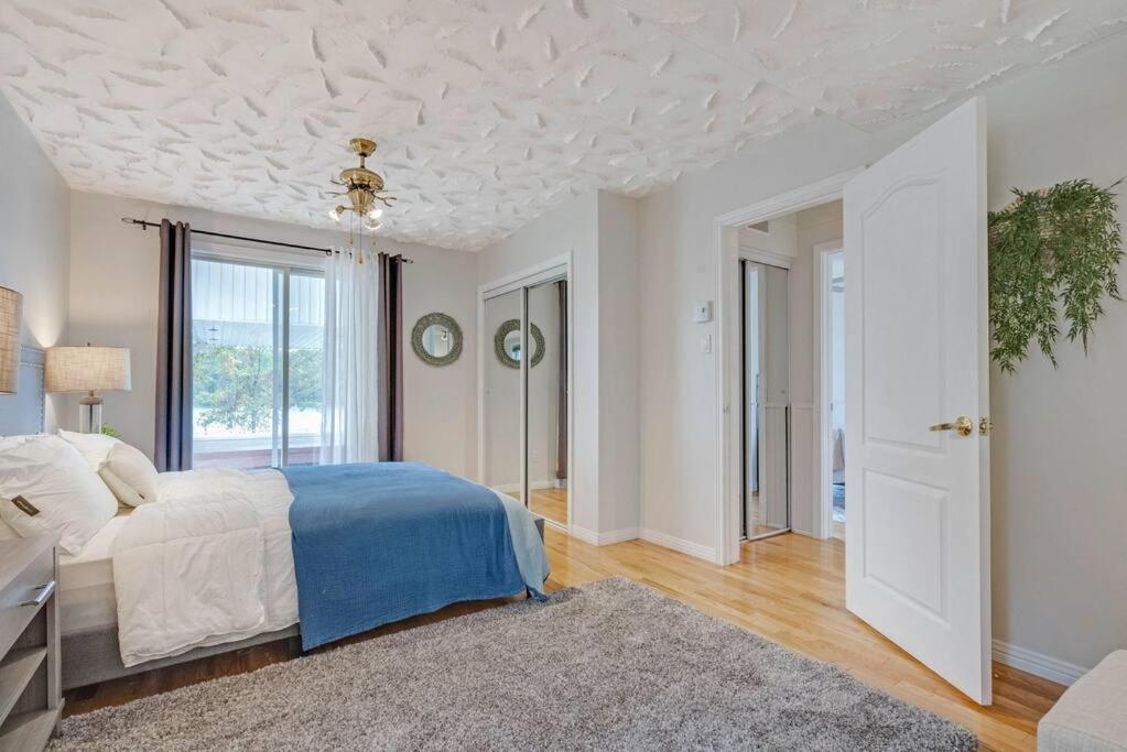 Riviera Escape on Waterfront with Hot Tub