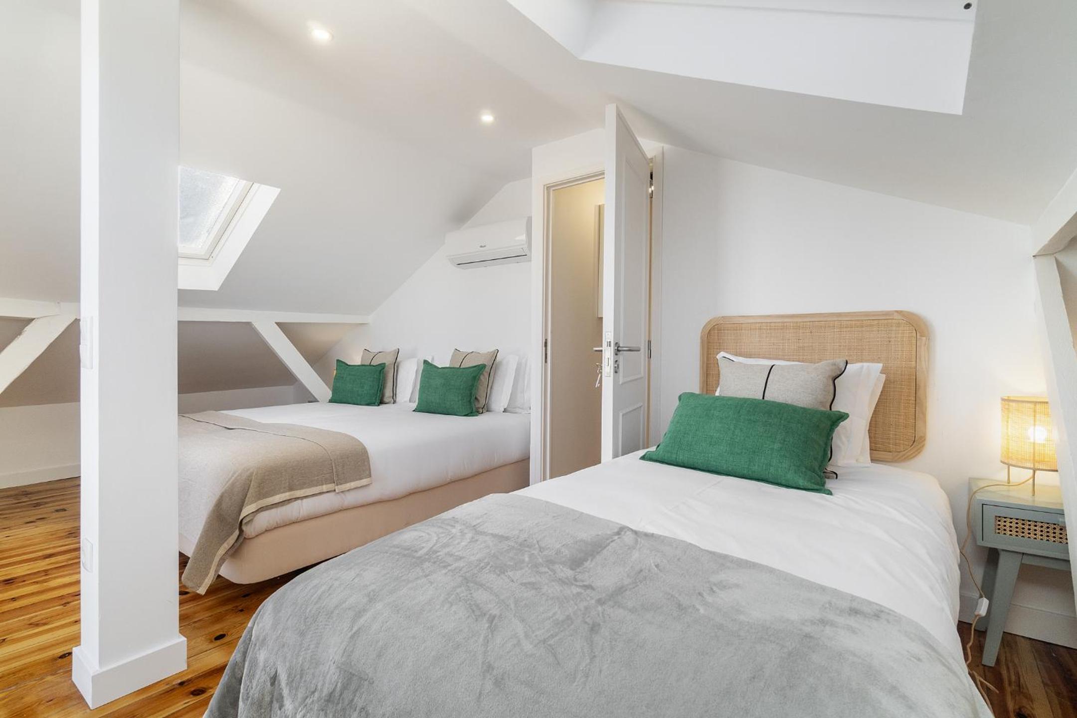 WHome Brand New Lisbon Rooftop with River View view 2