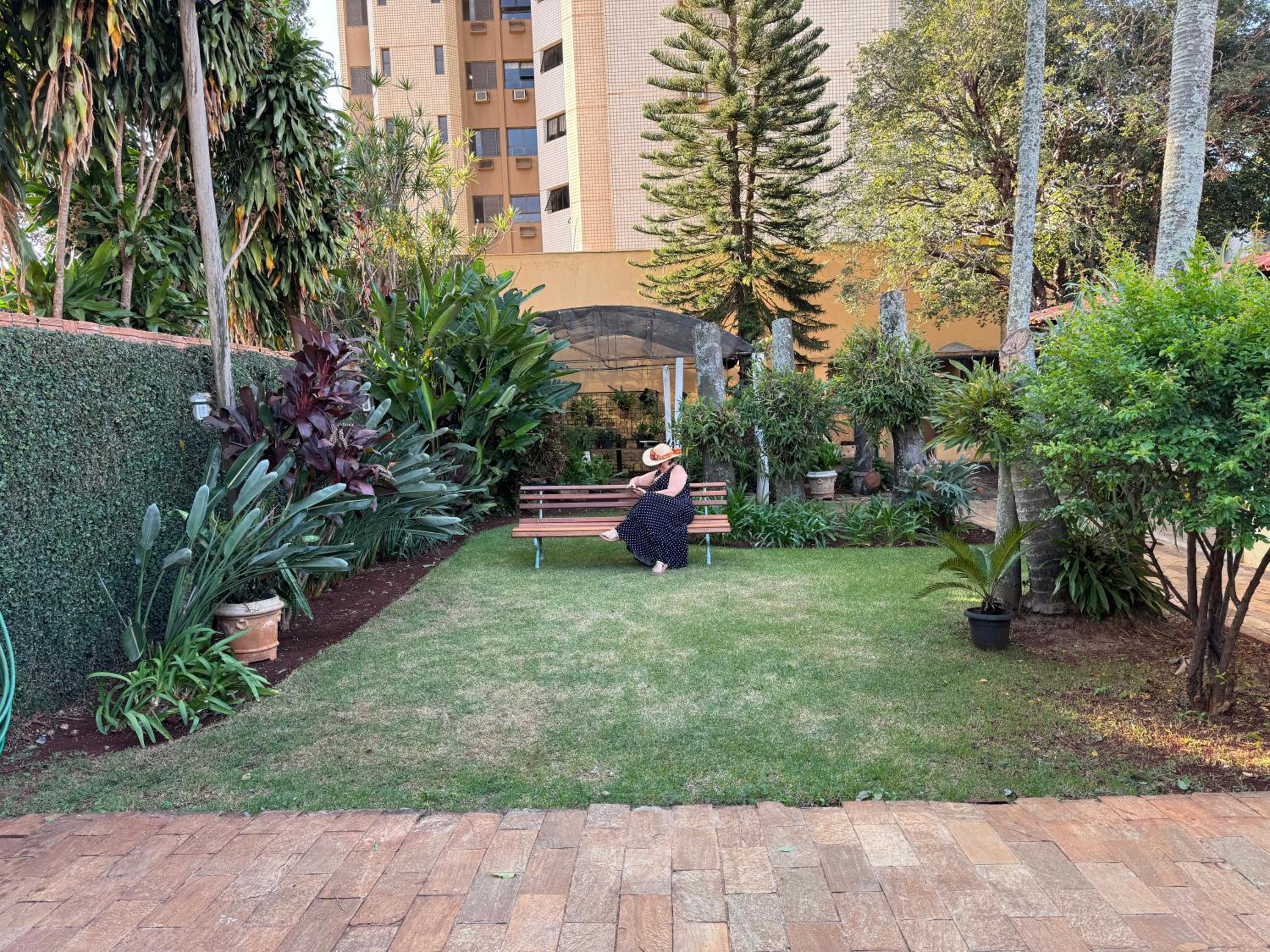 Casa da Vó Loy e seu espaço verde