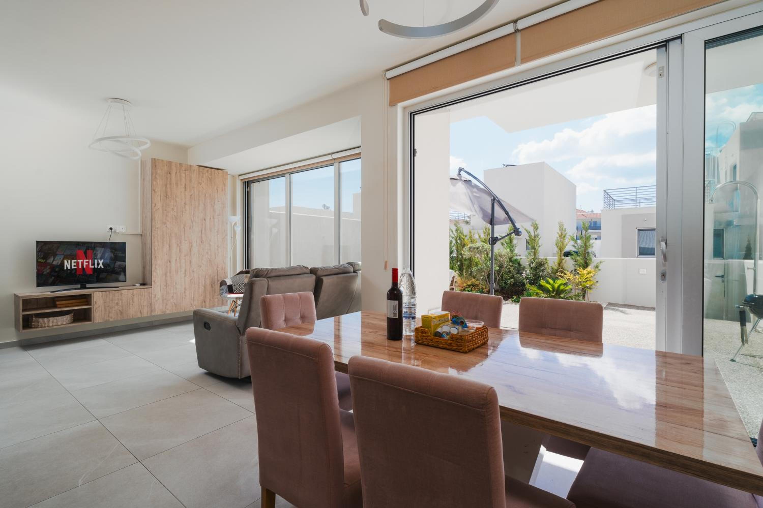 NEW 2BR Townhouse in Luxury Resort Pool & Beach