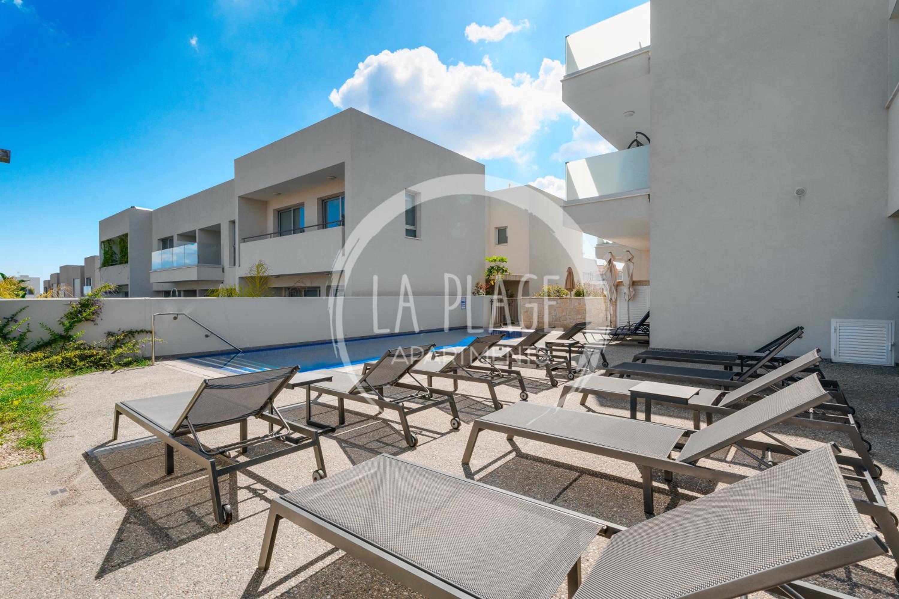 NEW 2BR Townhouse in Luxury Resort Pool & Beach