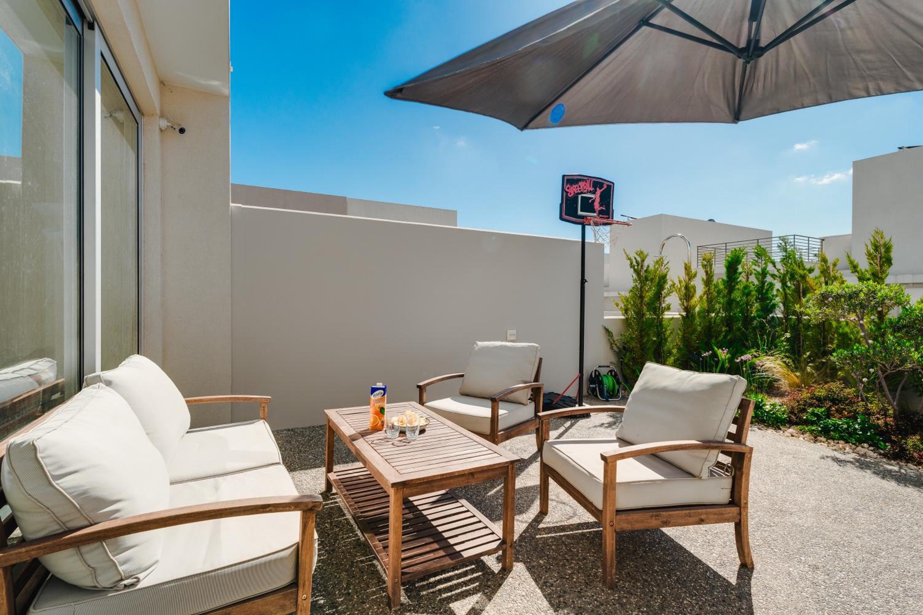 NEW 2BR Townhouse in Luxury Resort Pool & Beach