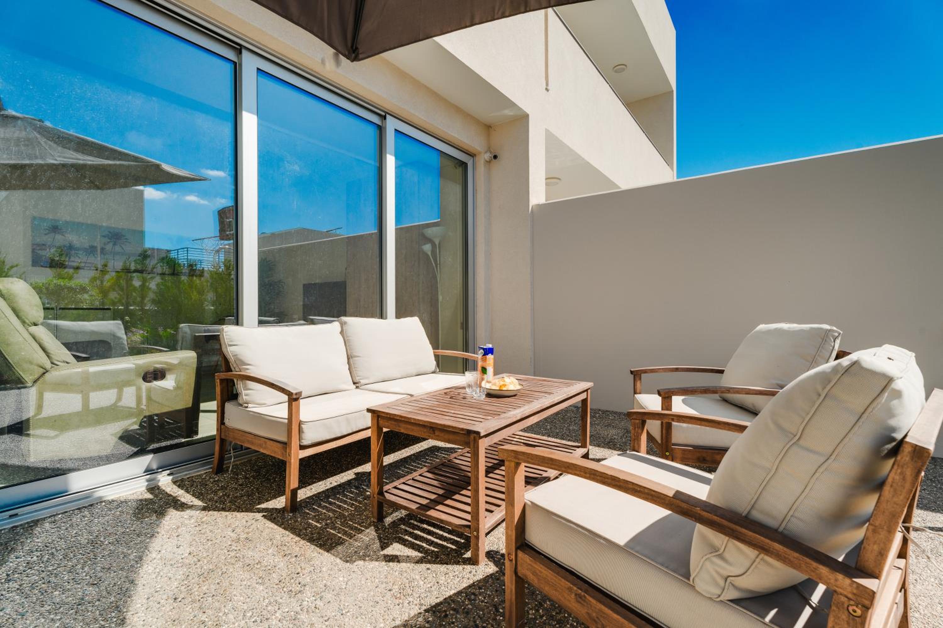 NEW 2BR Townhouse in Luxury Resort Pool & Beach