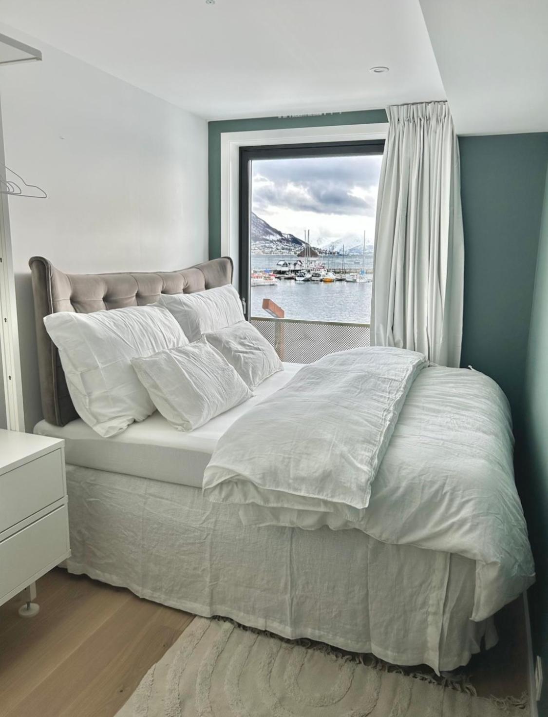 New apartment in Tromsø city with sea view view 3