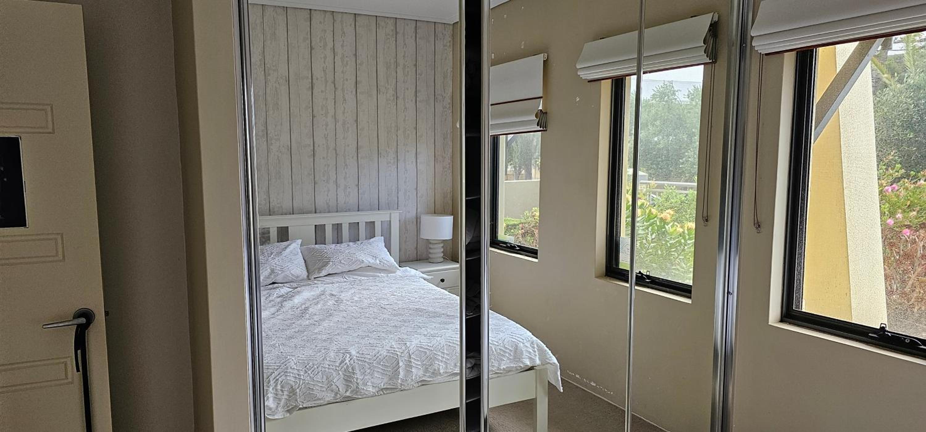 Beachside Bliss 1BR Mindarie