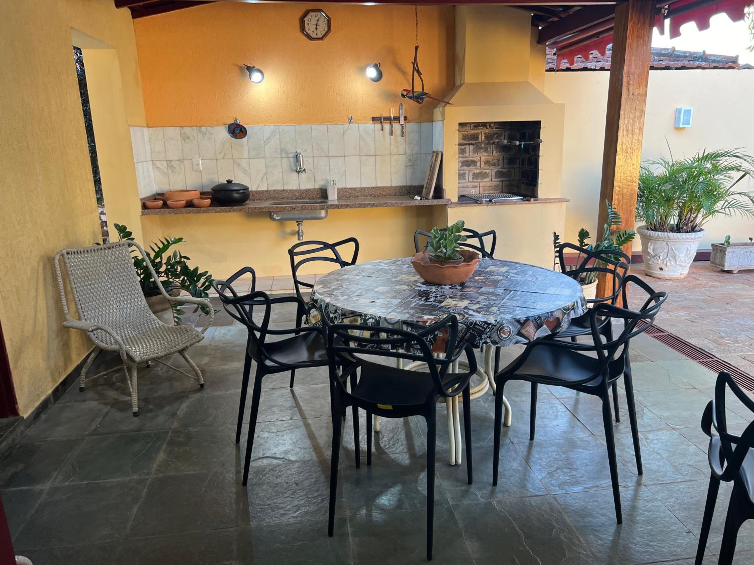 Casa da Vó Loy e seu espaço verde