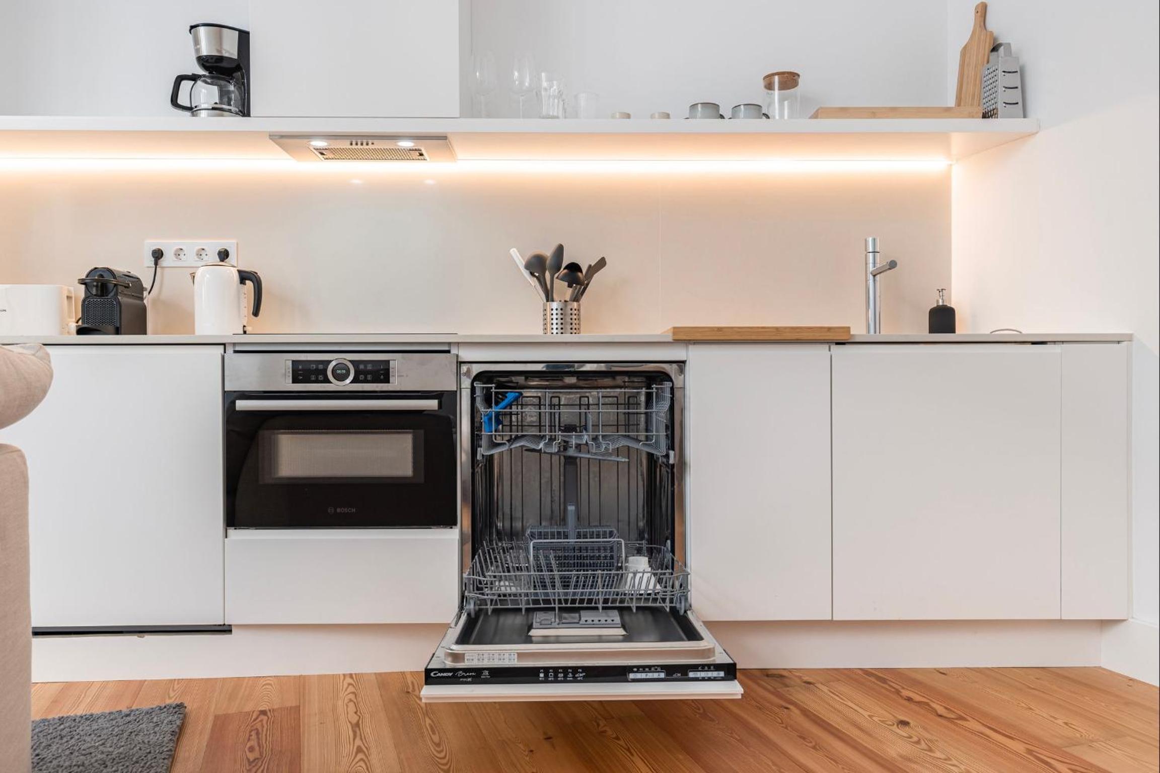 WHome Lisbon's Elite A Stylish & Modern Studio w Patio view 2