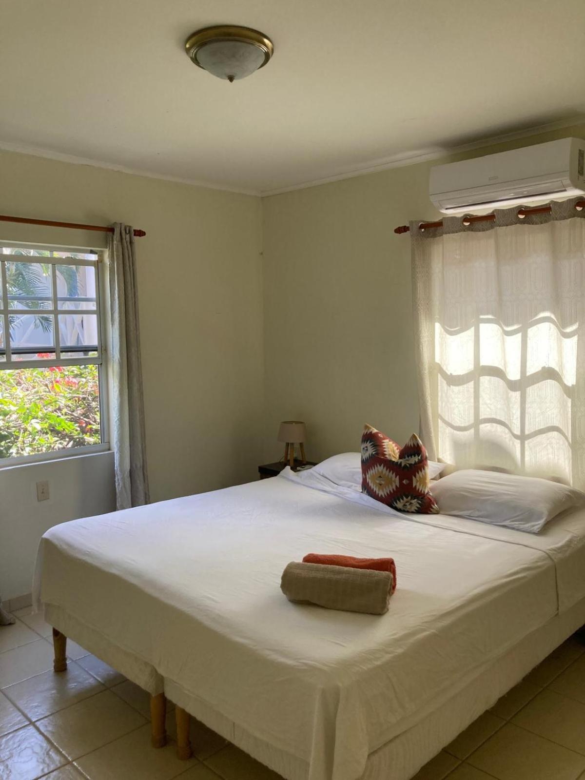 PURU AT JANTHIEL 8D - with pool, outdoor lounge and close to the beach